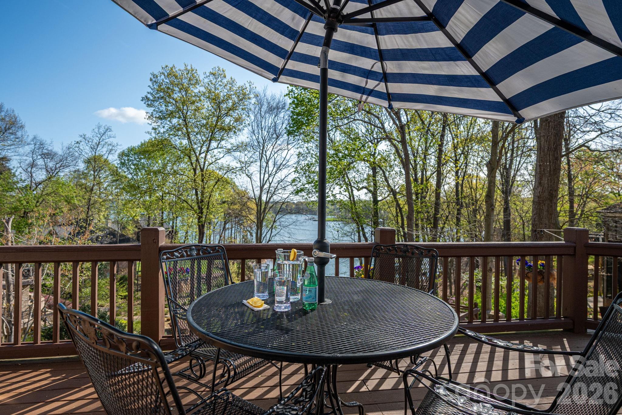 103 Shelter Cove Lane — Mooresville