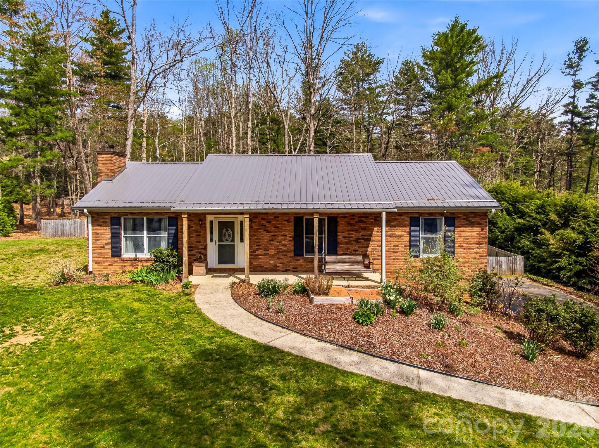 32 W Ashley Place — Etowah