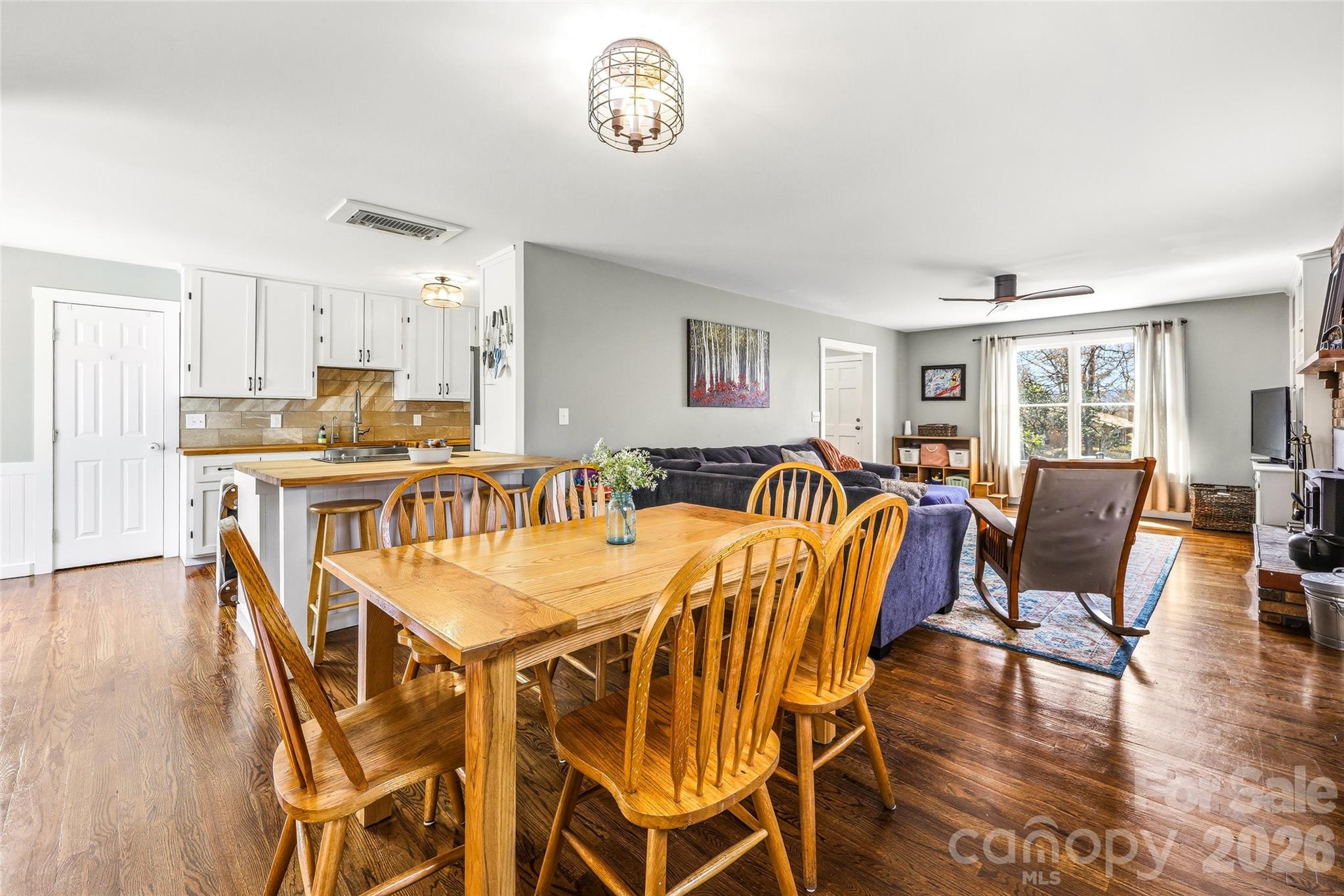 32 W Ashley Place — Etowah