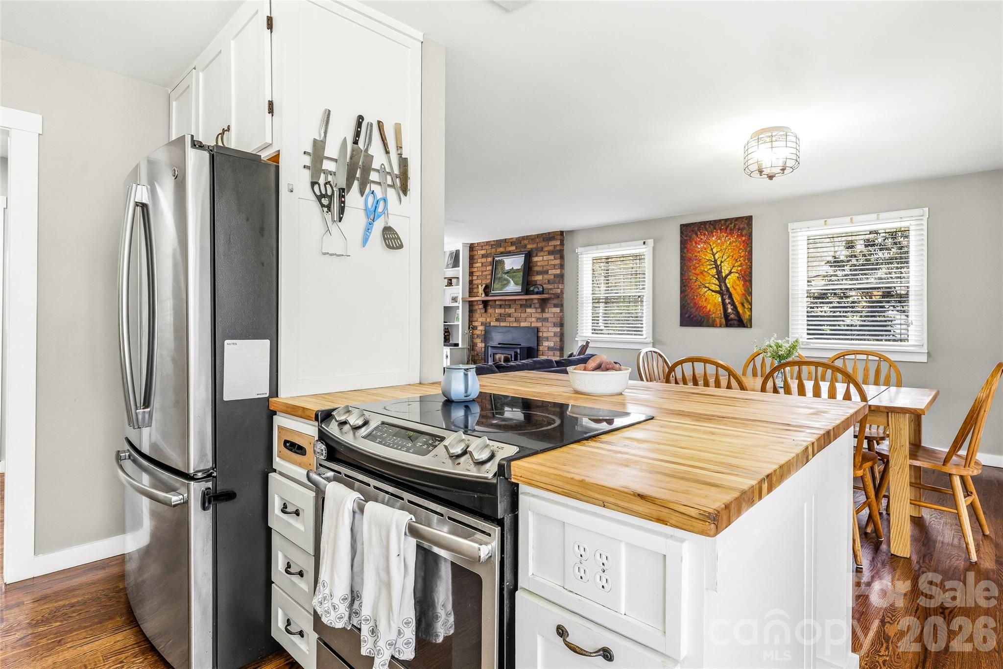 32 W Ashley Place — Etowah