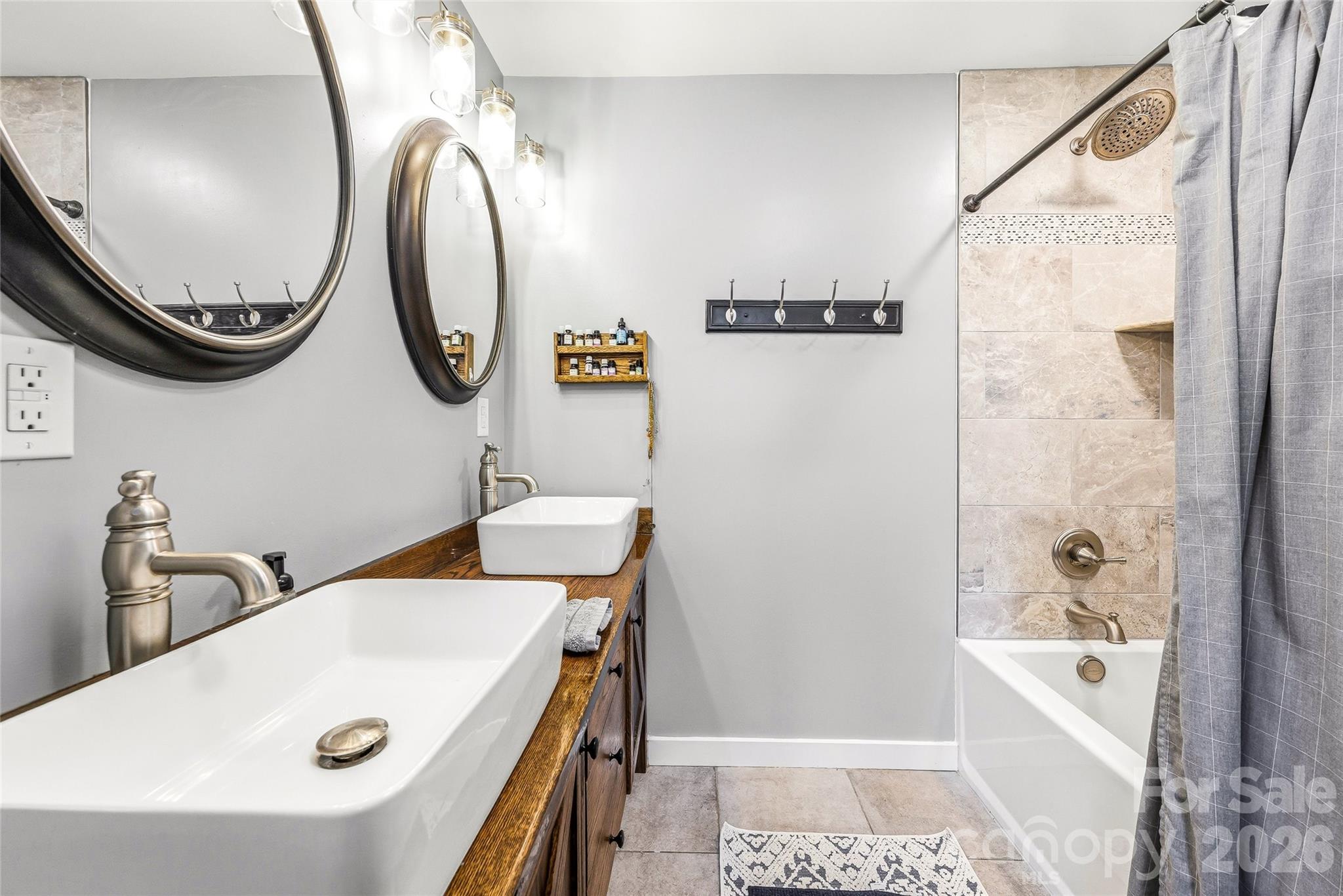 32 W Ashley Place — Etowah