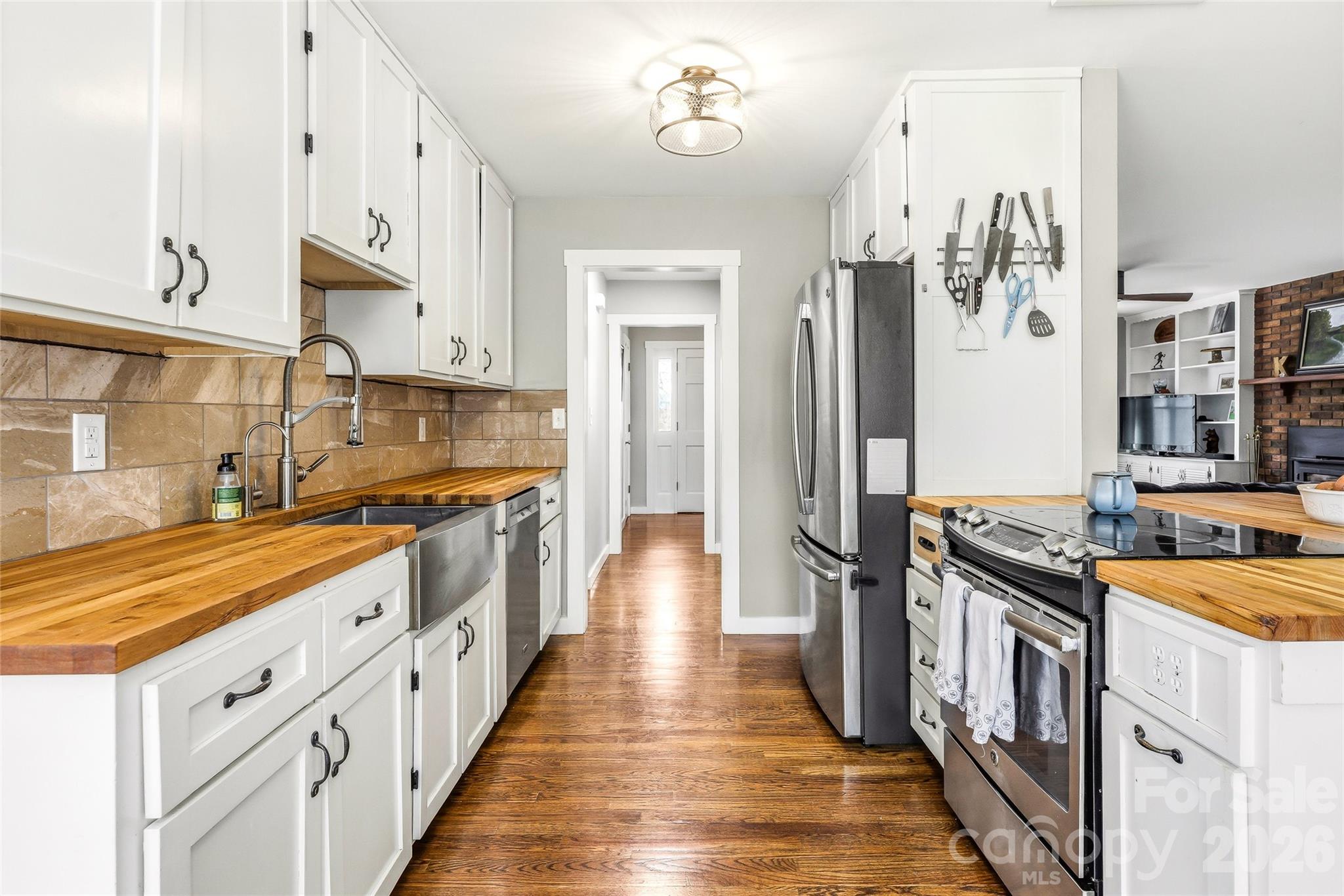 32 W Ashley Place — Etowah