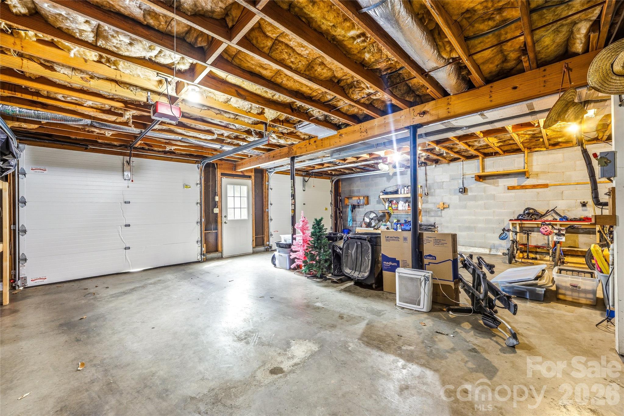 32 W Ashley Place — Etowah