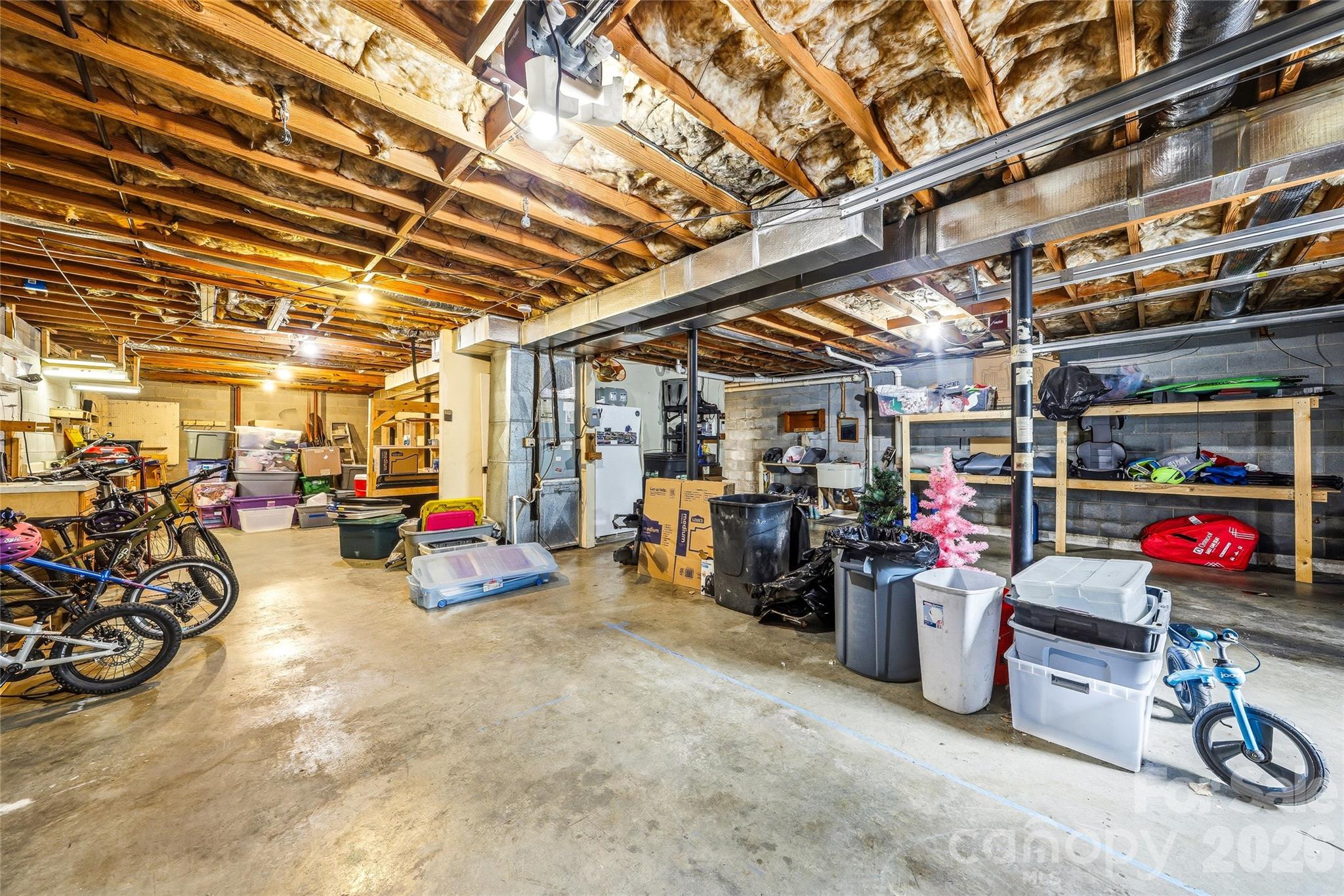 32 W Ashley Place — Etowah