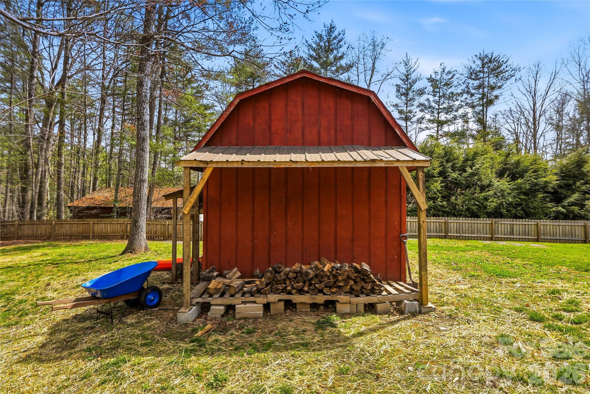32 W Ashley Place — Etowah