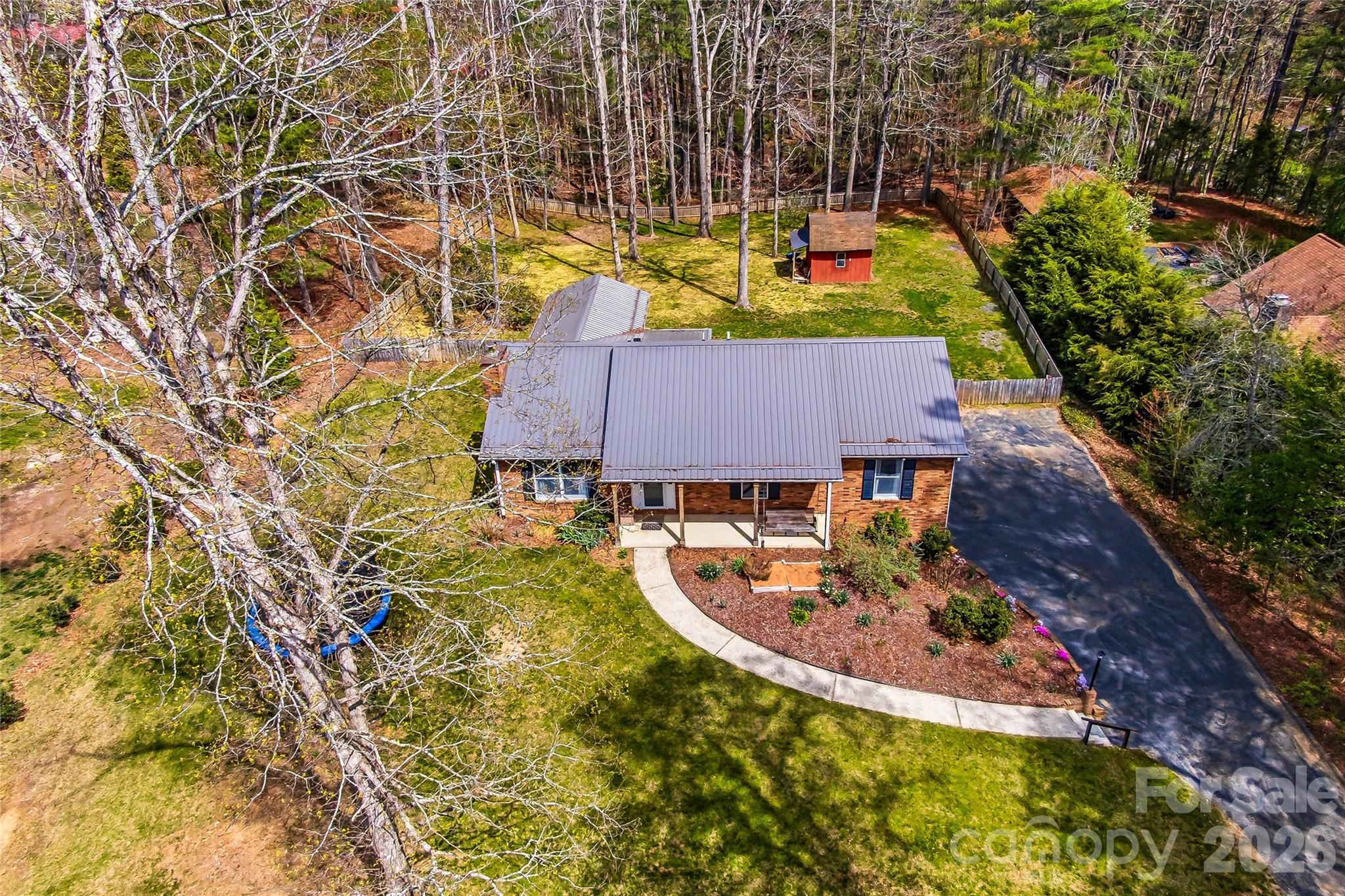 32 W Ashley Place — Etowah