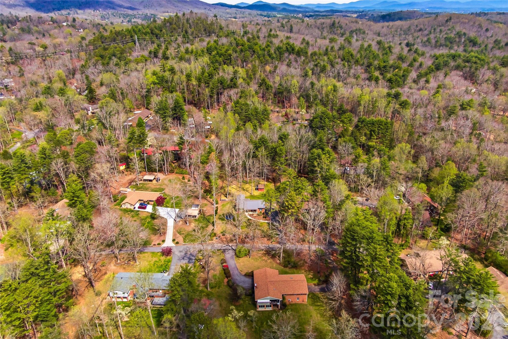 32 W Ashley Place — Etowah