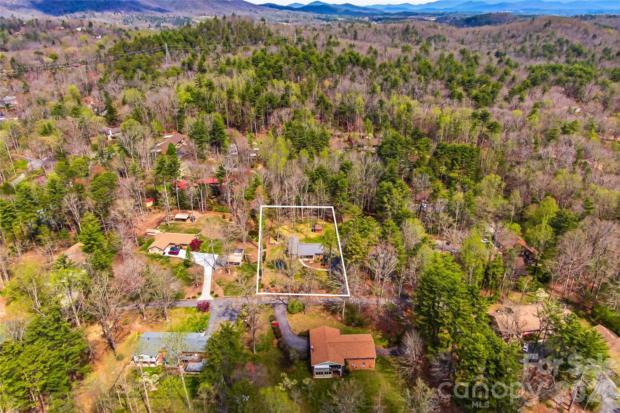 32 W Ashley Place — Etowah