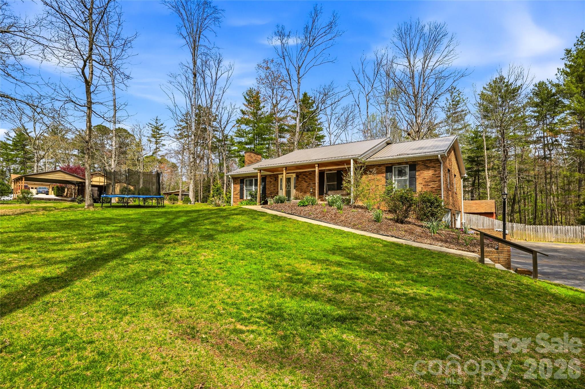 32 W Ashley Place — Etowah