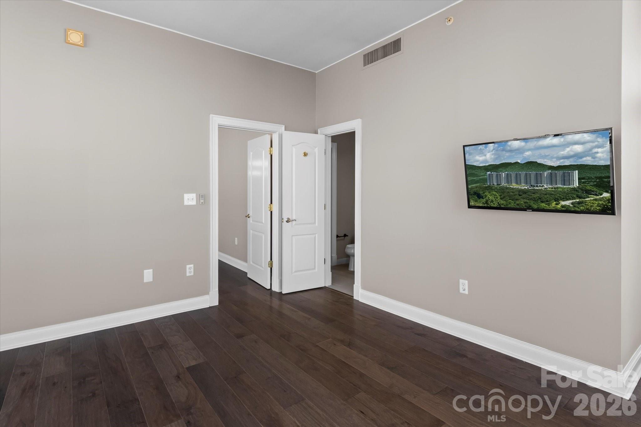 315 Arlington Avenue #906 — Charlotte