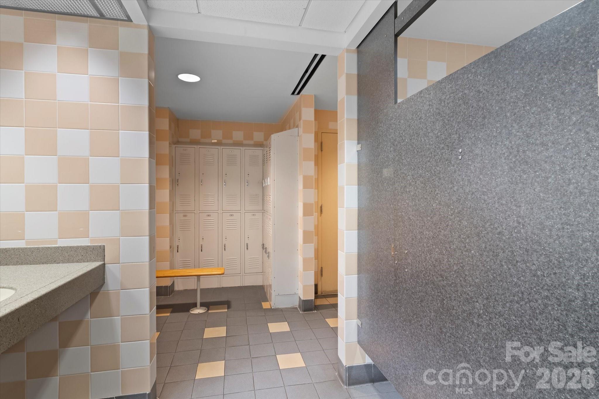 315 Arlington Avenue #906 — Charlotte