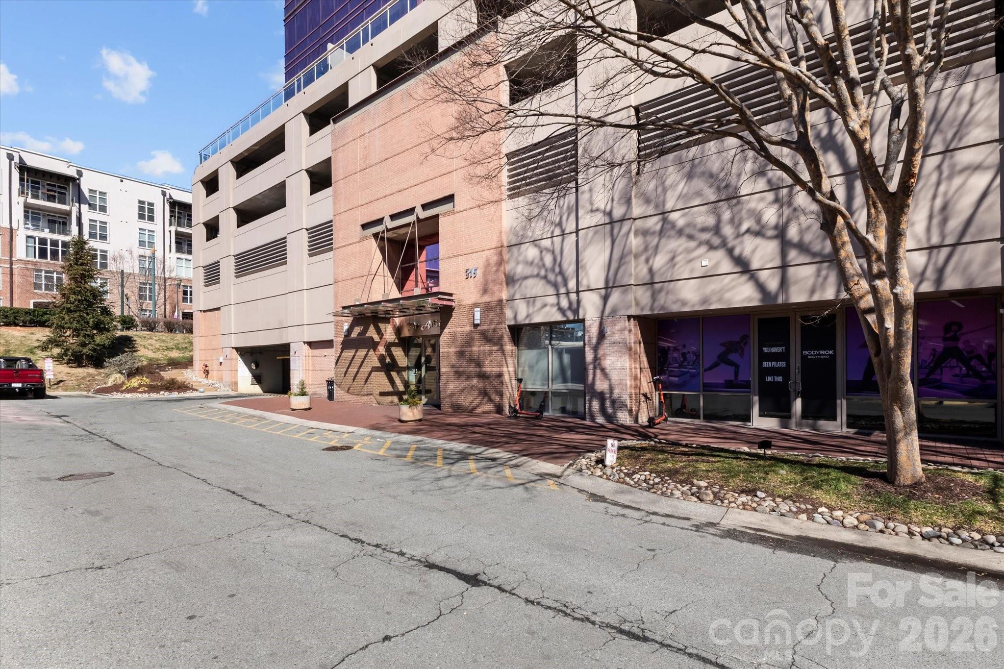 315 Arlington Avenue #906 — Charlotte
