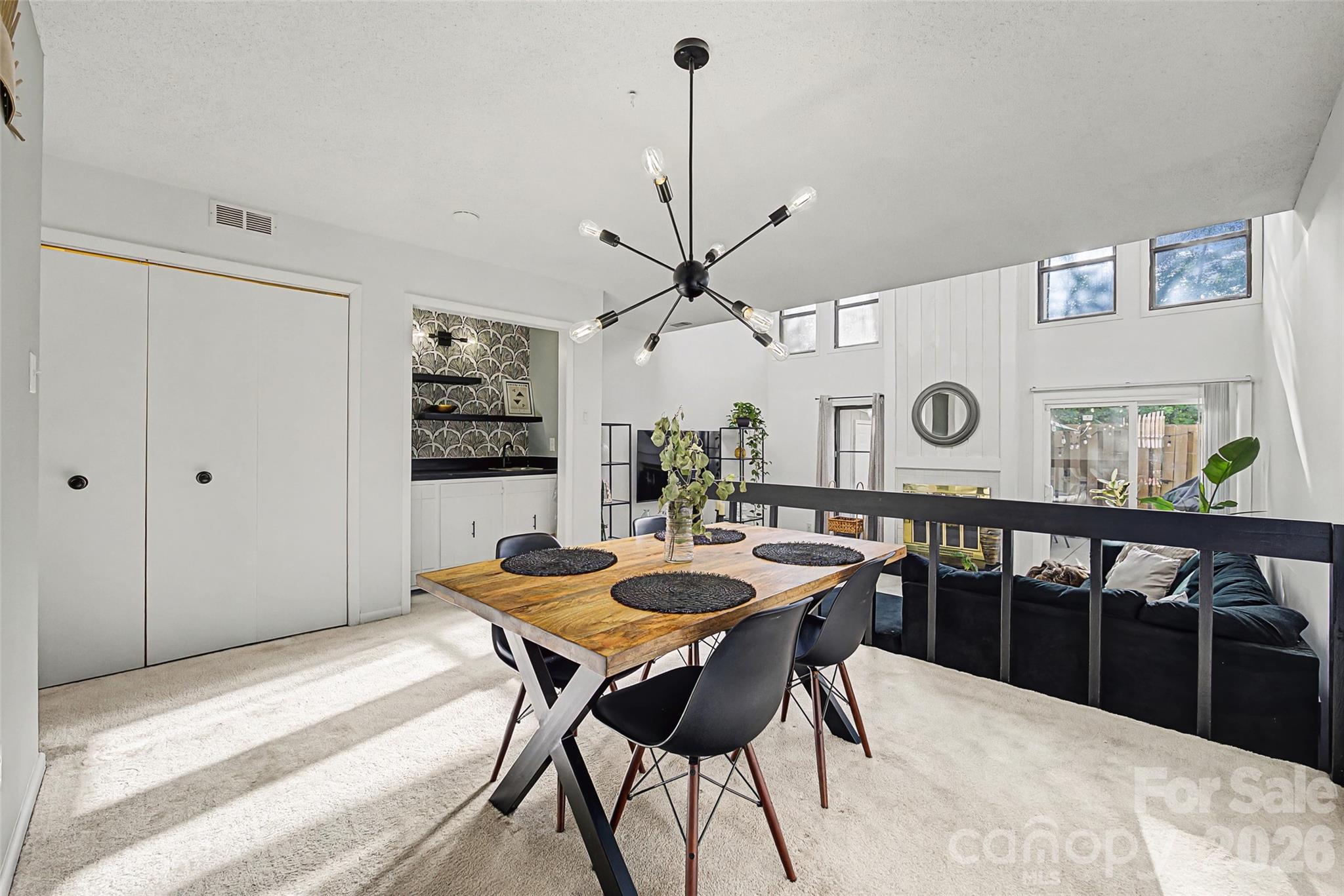 7911 Charter Oak Lane — Charlotte