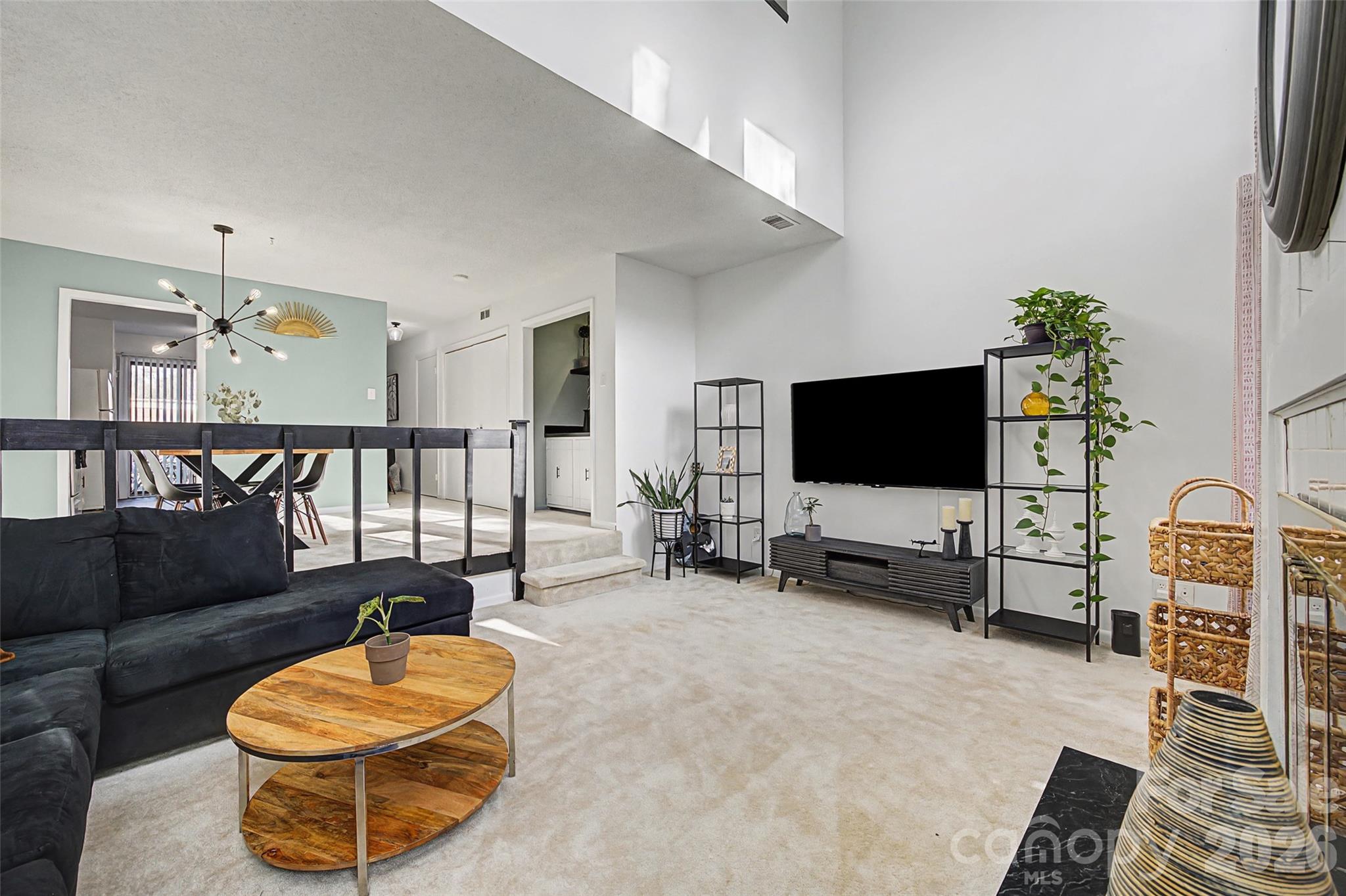 7911 Charter Oak Lane — Charlotte
