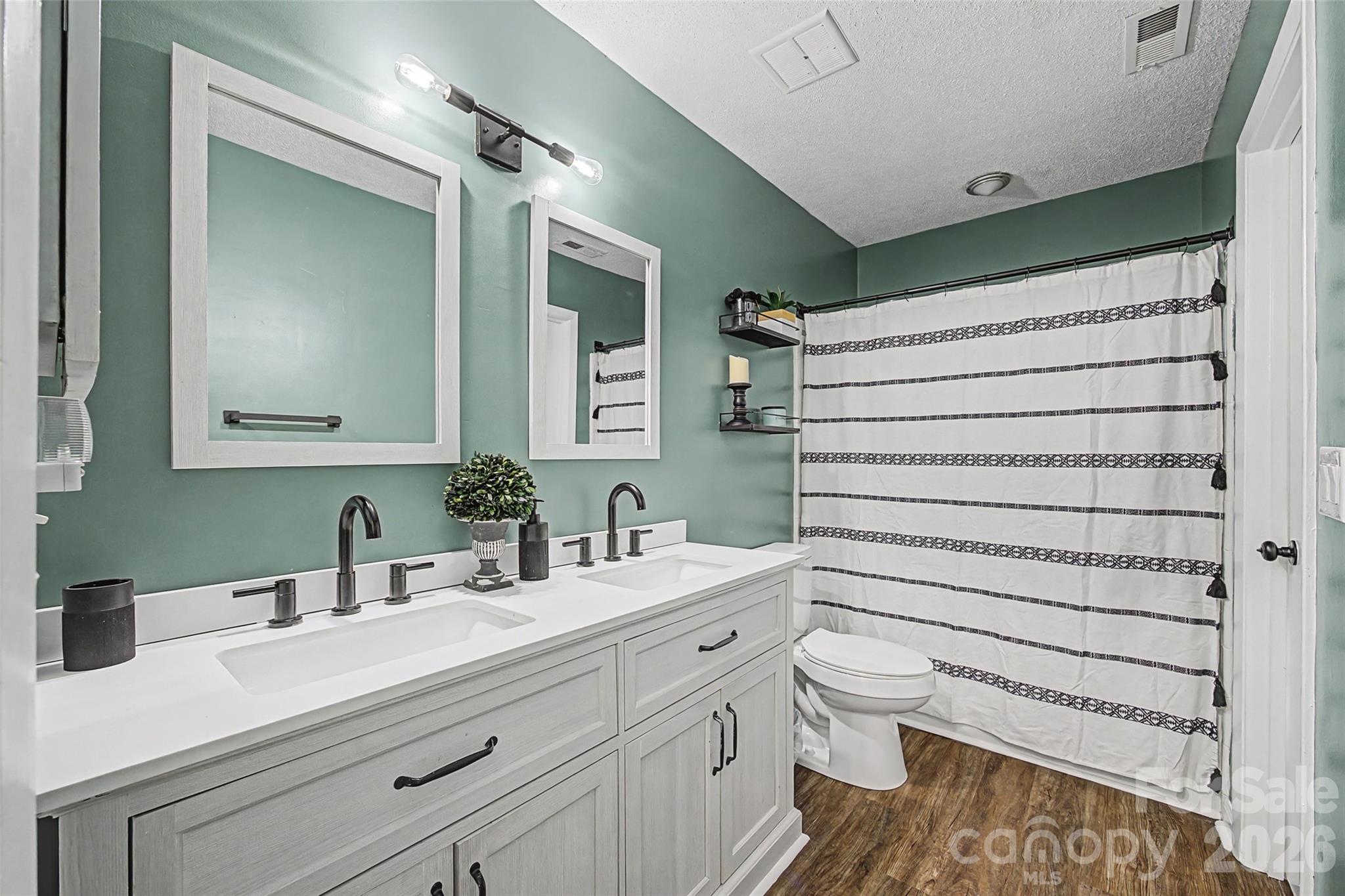 7911 Charter Oak Lane — Charlotte