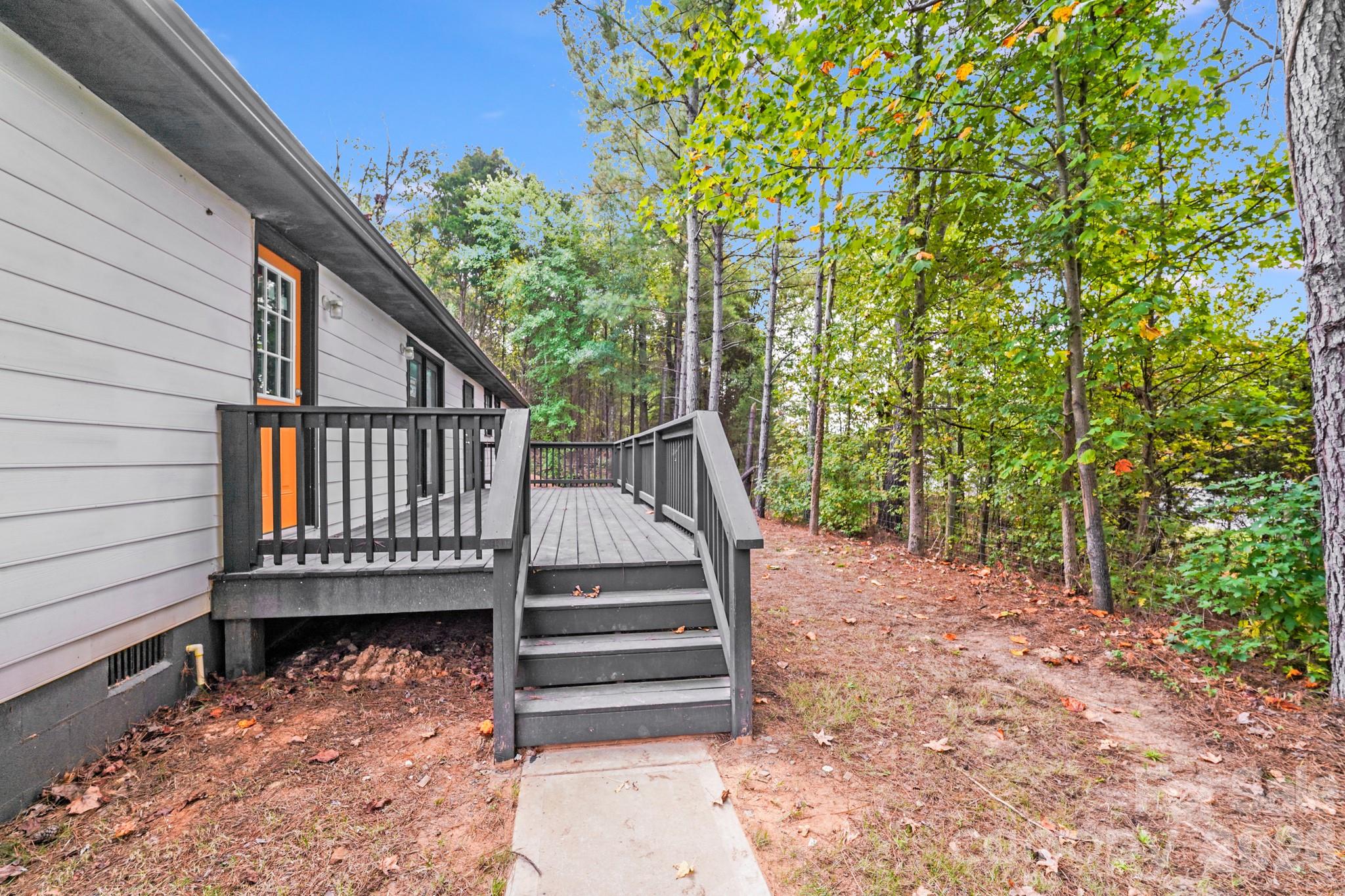 8337 Reedy Creek Road — Charlotte
