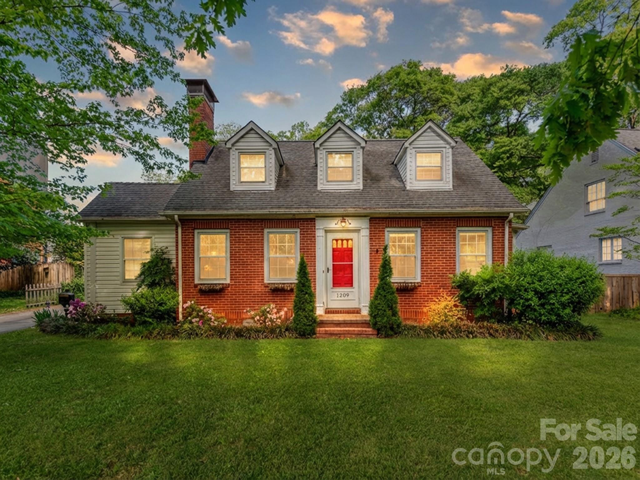 1209 Oakwood Avenue — Gastonia