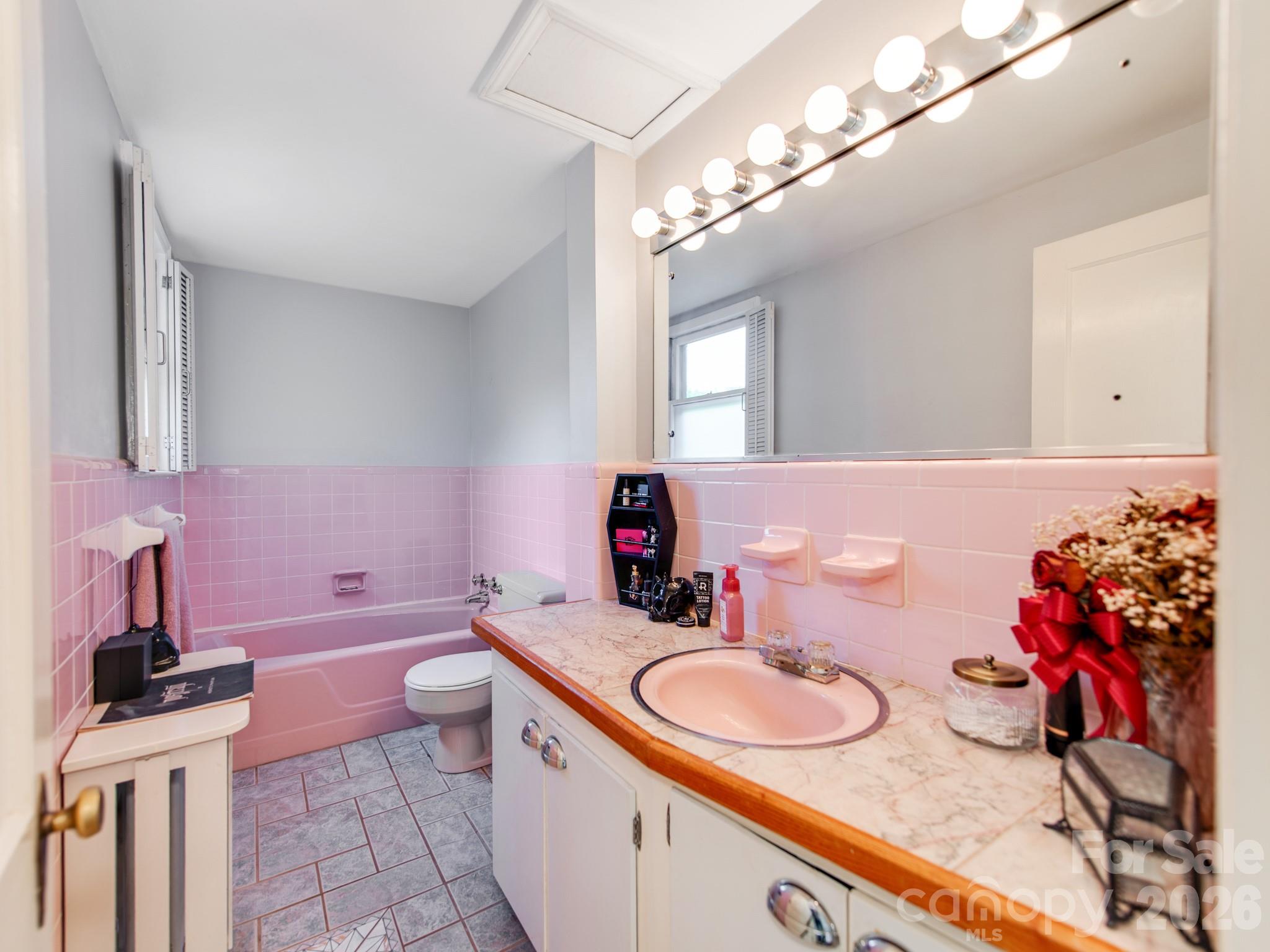 1209 Oakwood Avenue — Gastonia