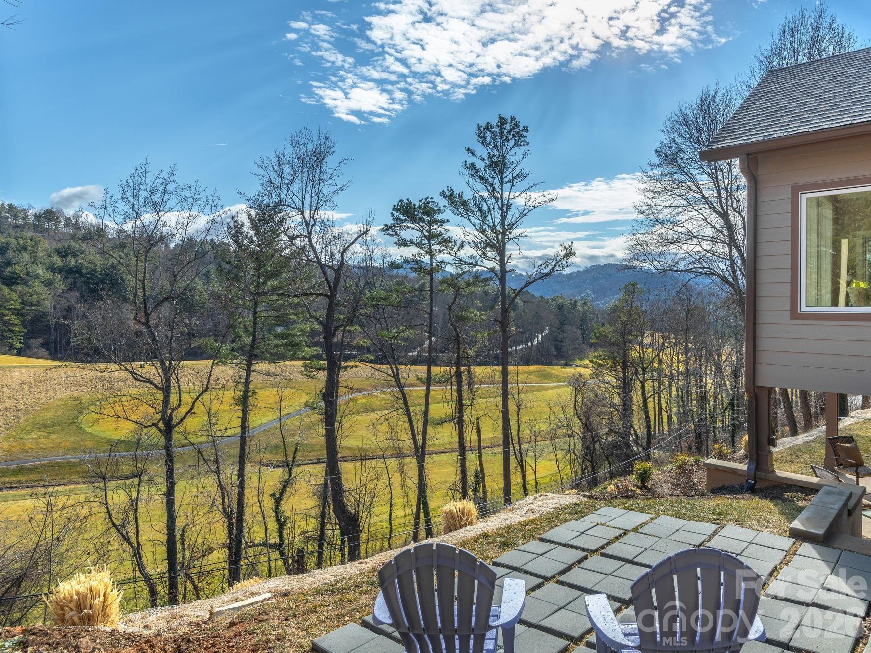 41 Robinhood Road — Asheville