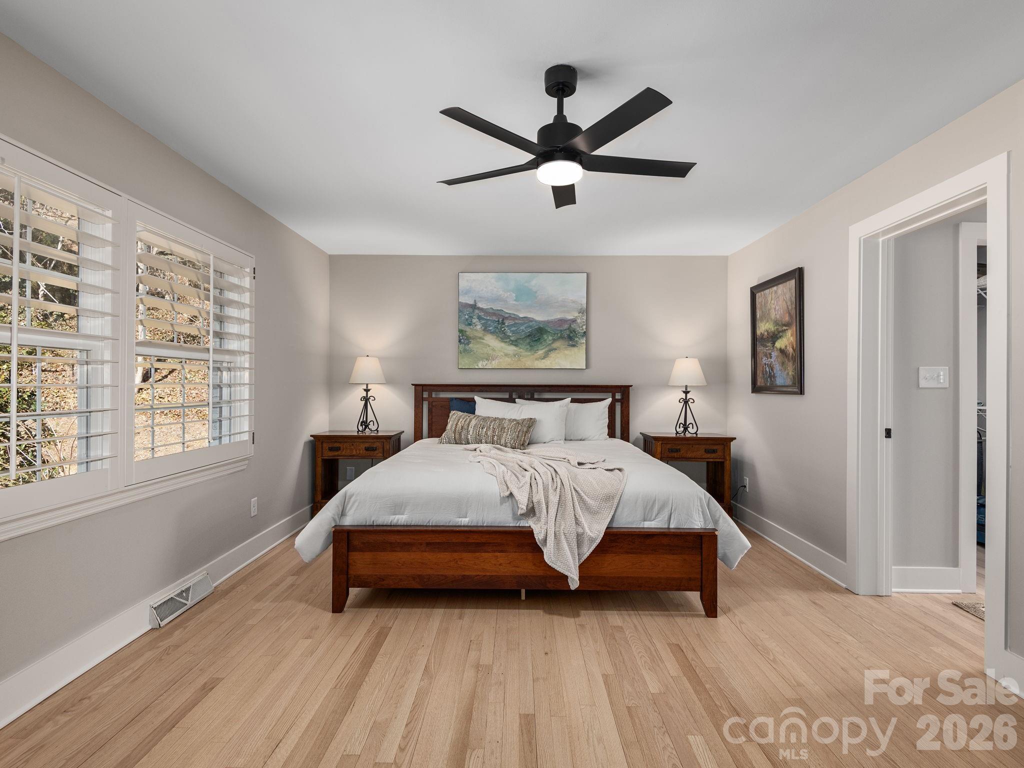 41 Robinhood Road — Asheville