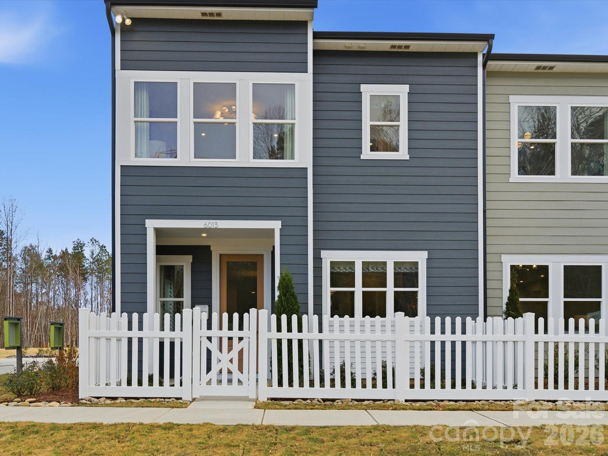8410 Discovery Lane — Charlotte