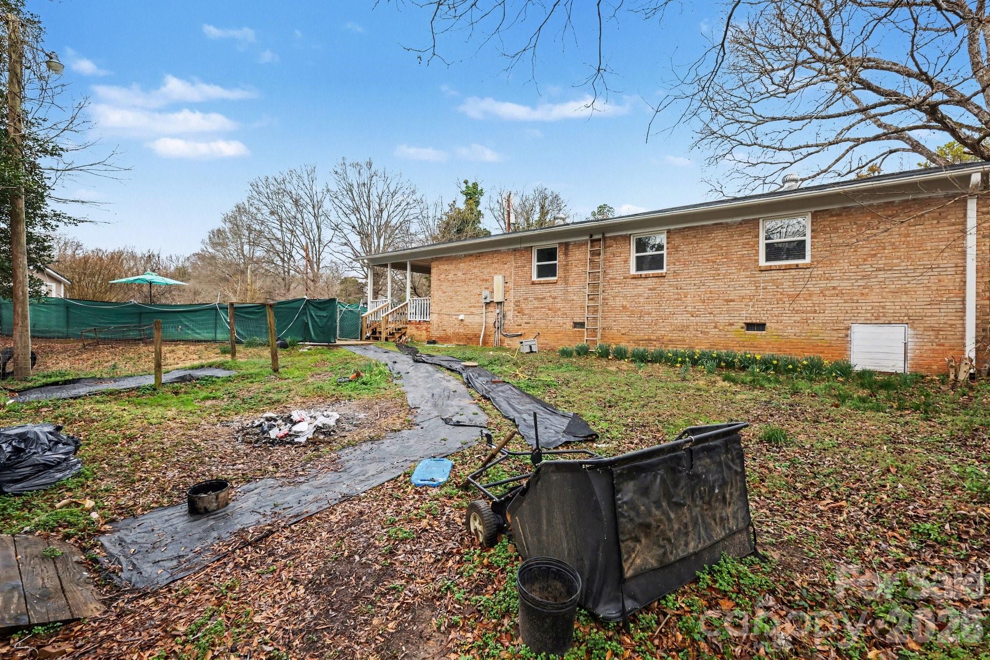 128 Paul Snipes Road — Lancaster