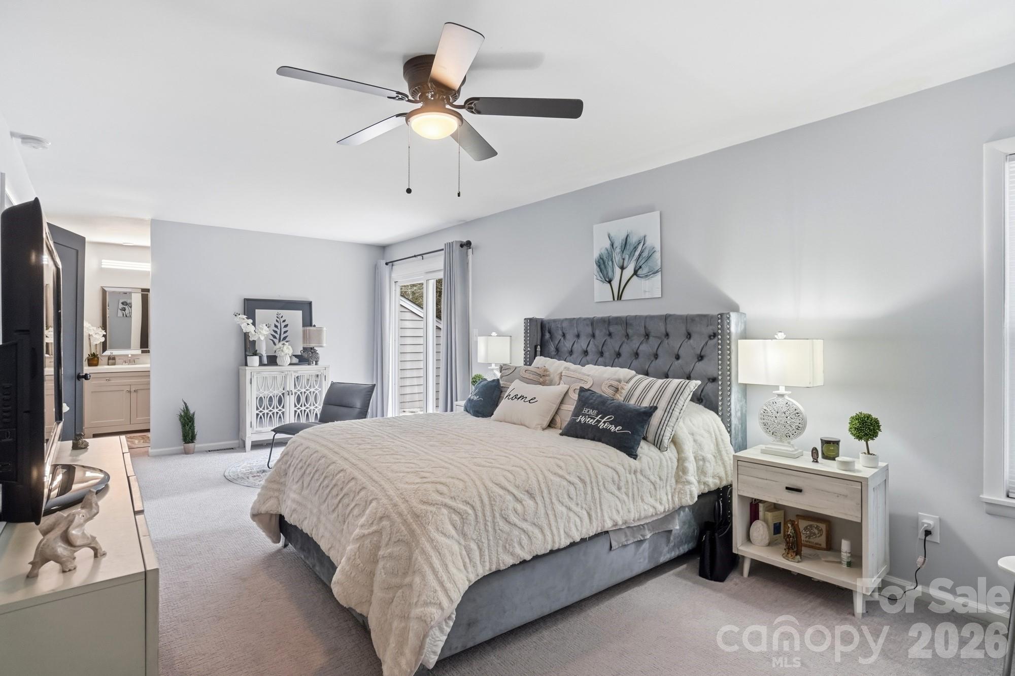 8407 Cricket Lake Drive — Charlotte