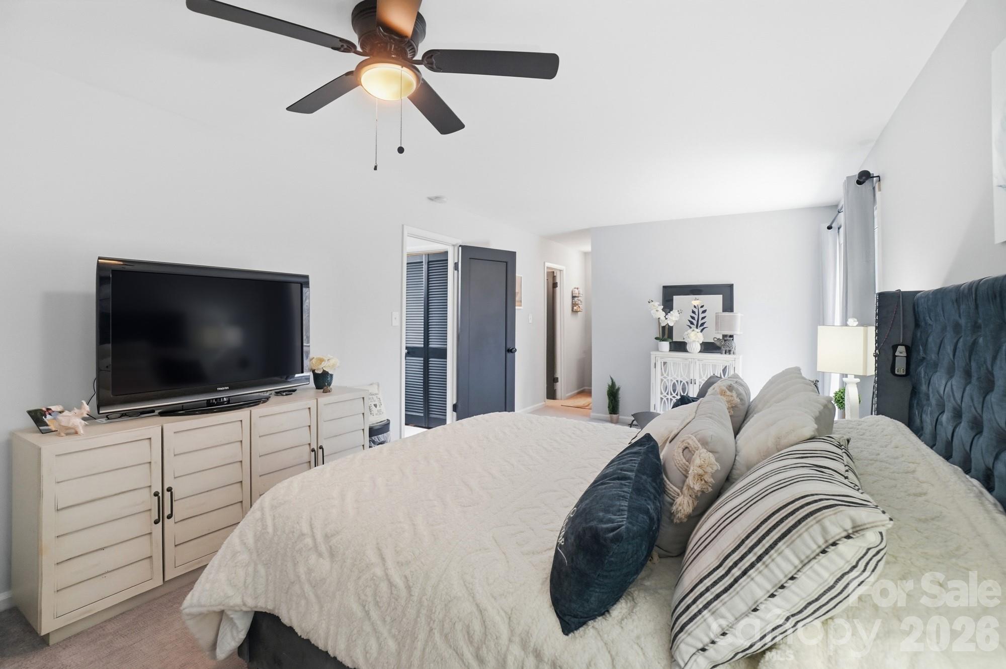 8407 Cricket Lake Drive — Charlotte