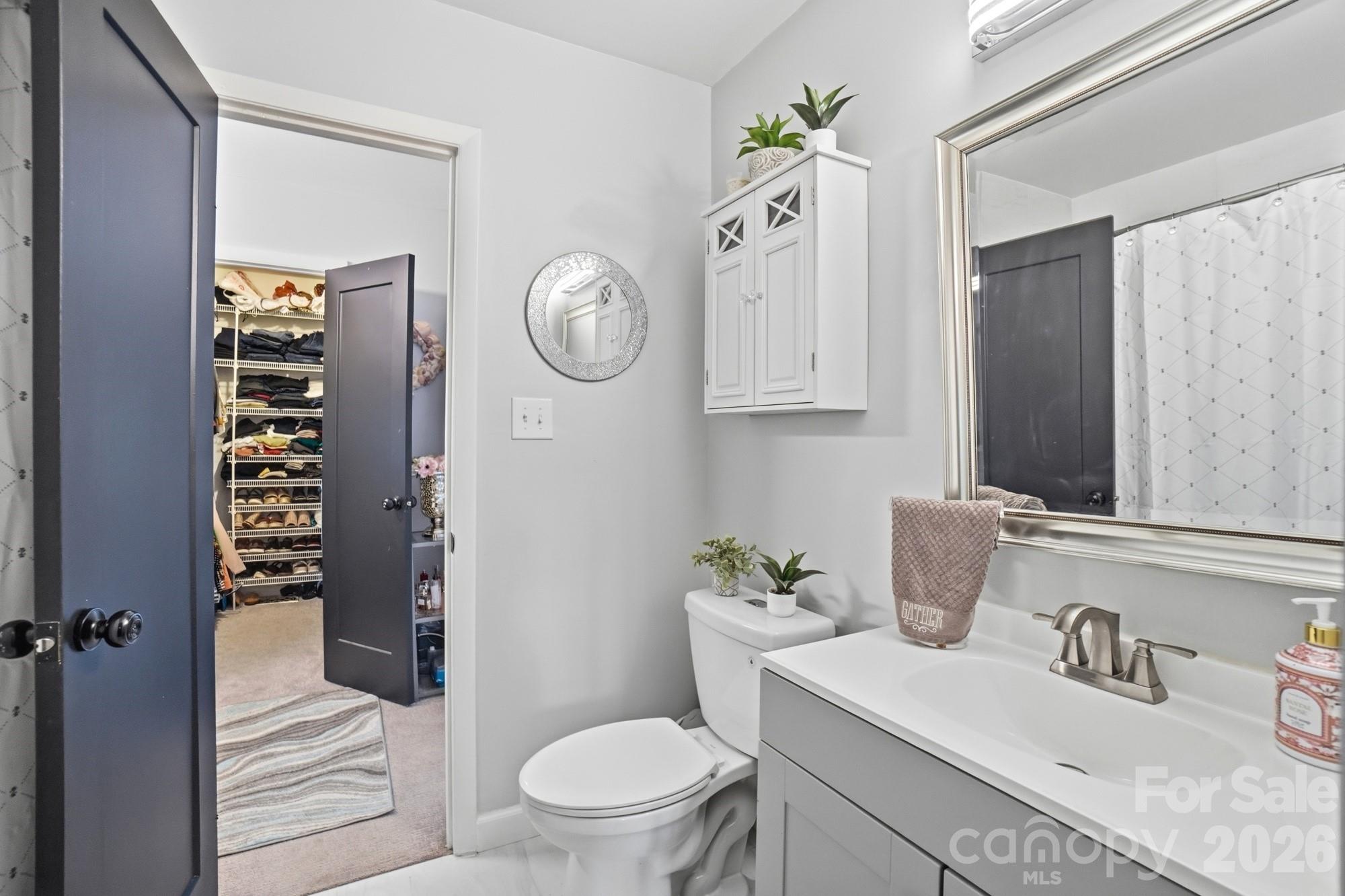 8407 Cricket Lake Drive — Charlotte