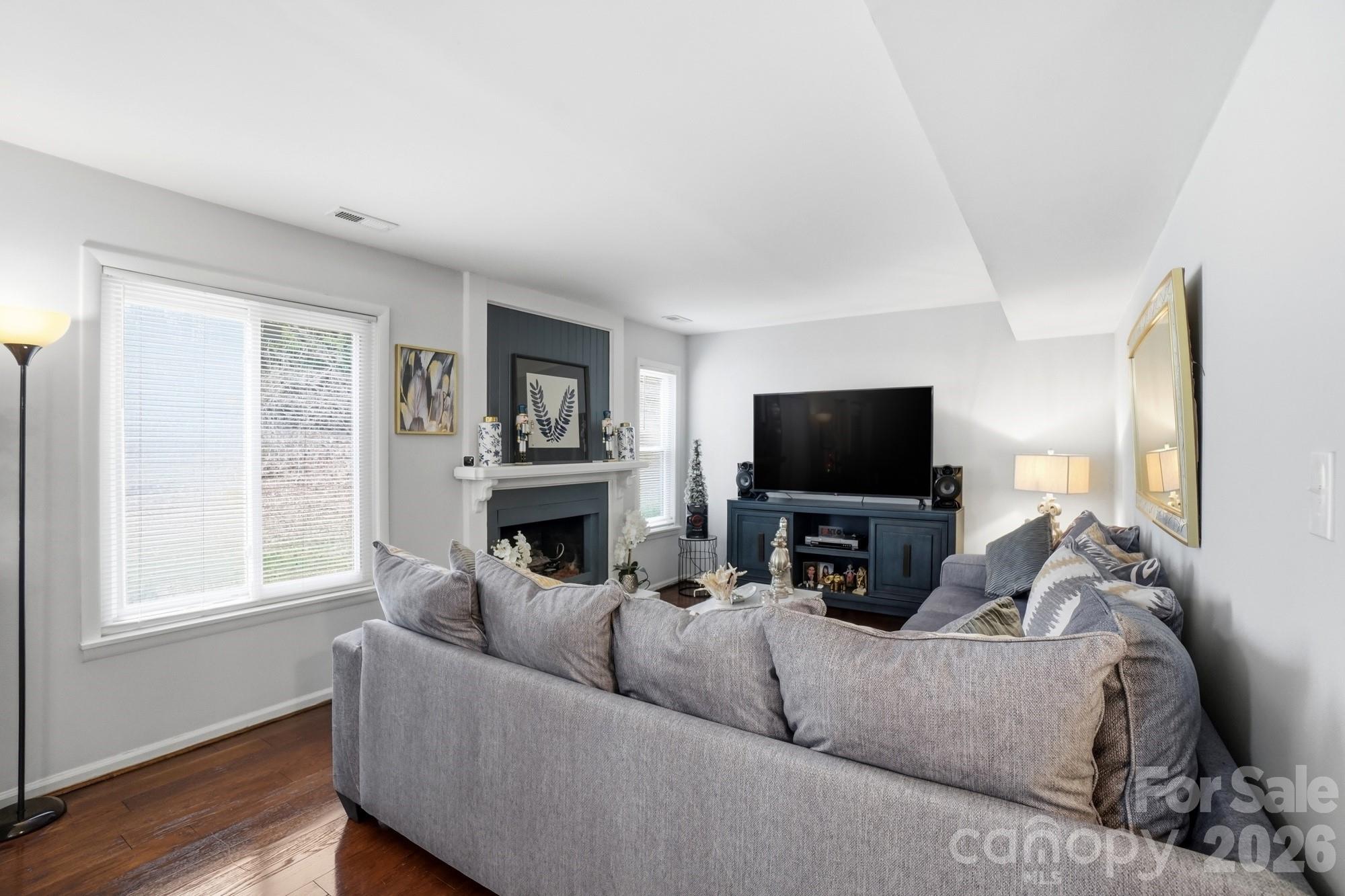 8407 Cricket Lake Drive — Charlotte