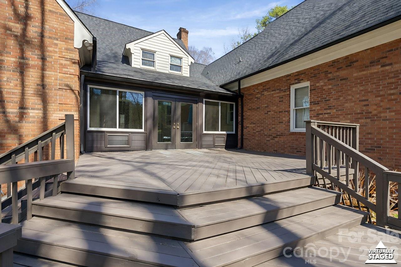 25 Blenheim Court NE — Concord