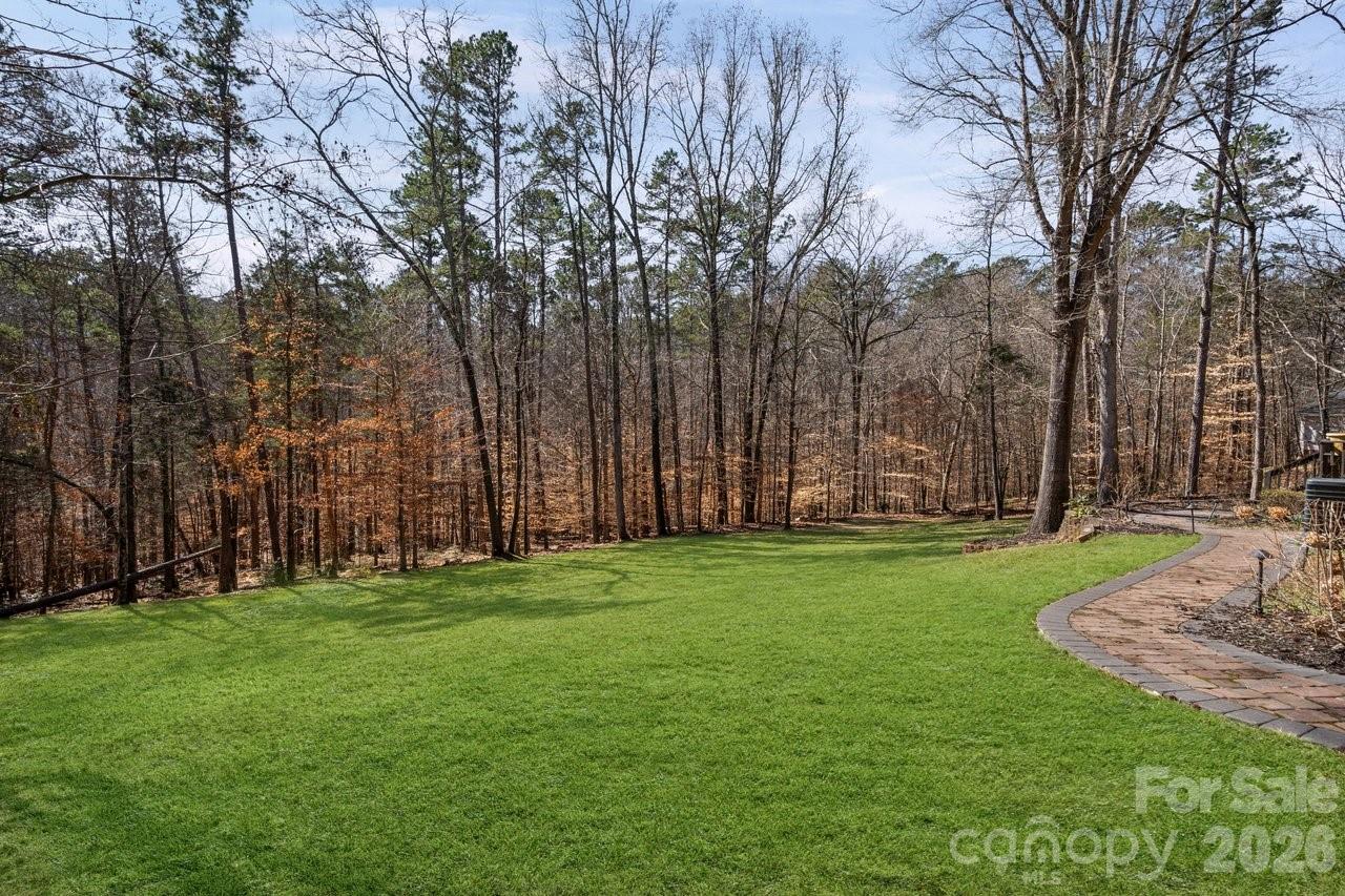 25 Blenheim Court NE — Concord