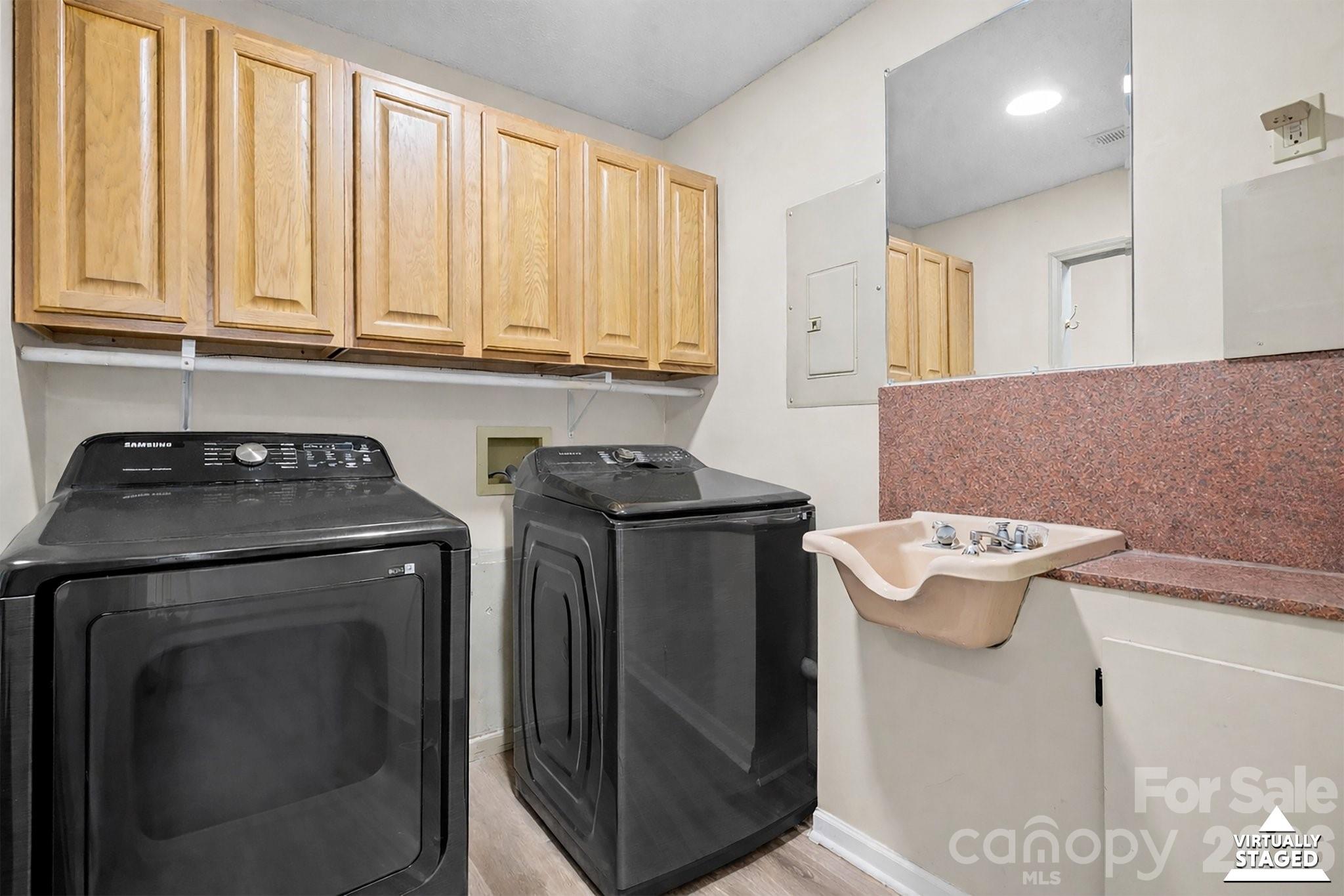 2404 Wildburne Court — Charlotte
