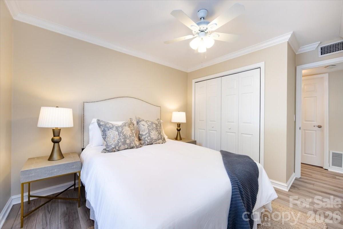 430 Queens Road #221 — Charlotte