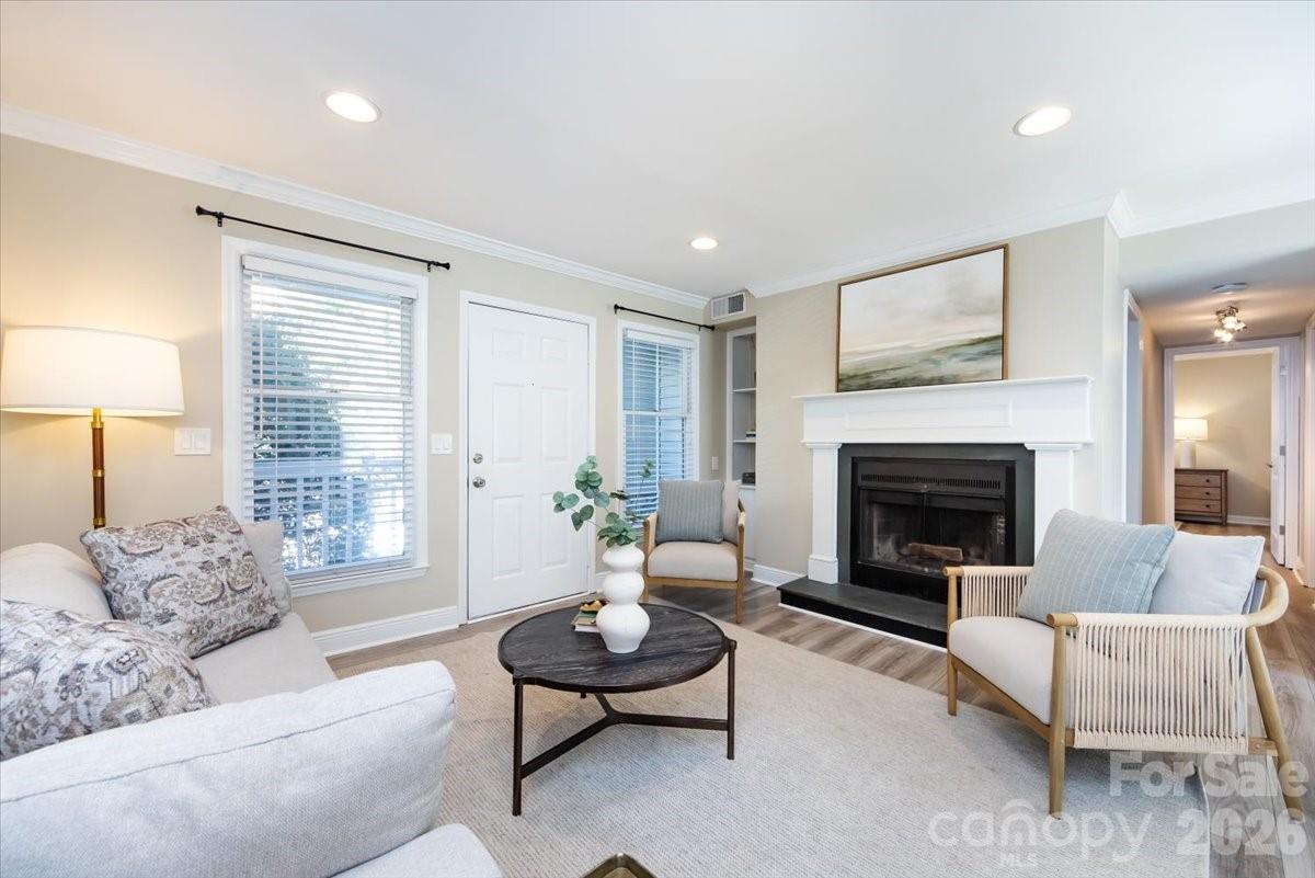 430 Queens Road #221 — Charlotte