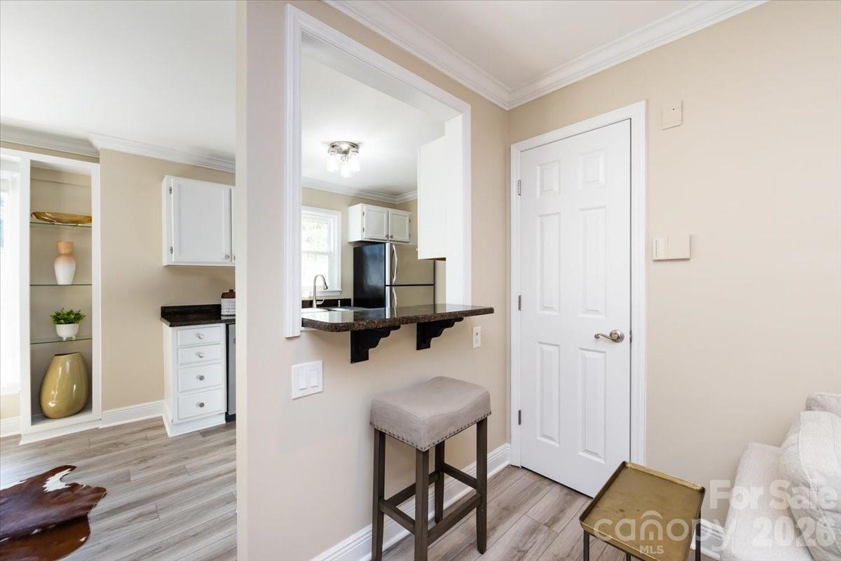 430 Queens Road #221 — Charlotte
