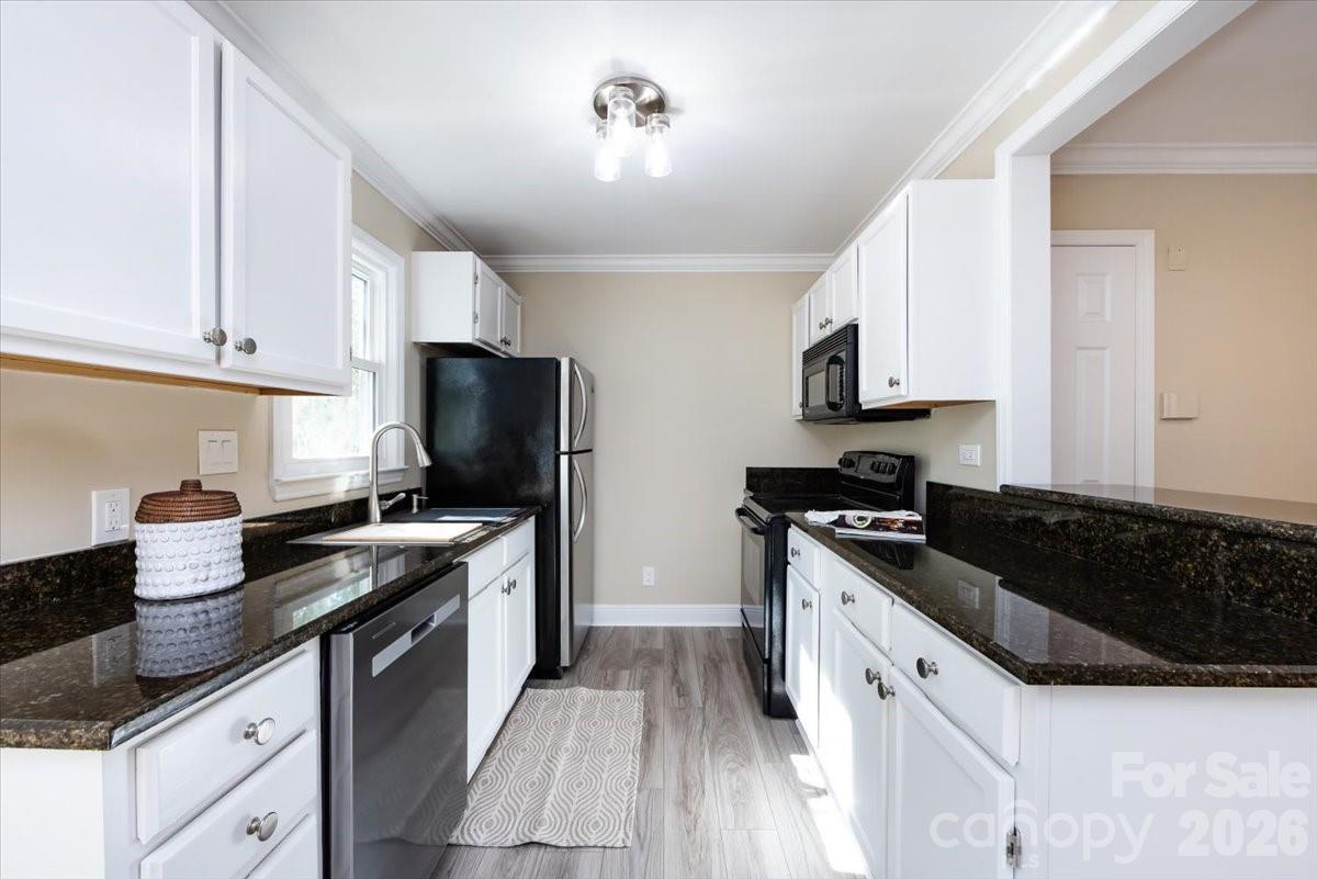 430 Queens Road #221 — Charlotte