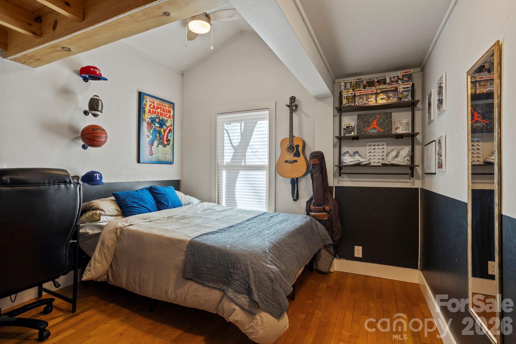 2525 Kanuga Road — Hendersonville