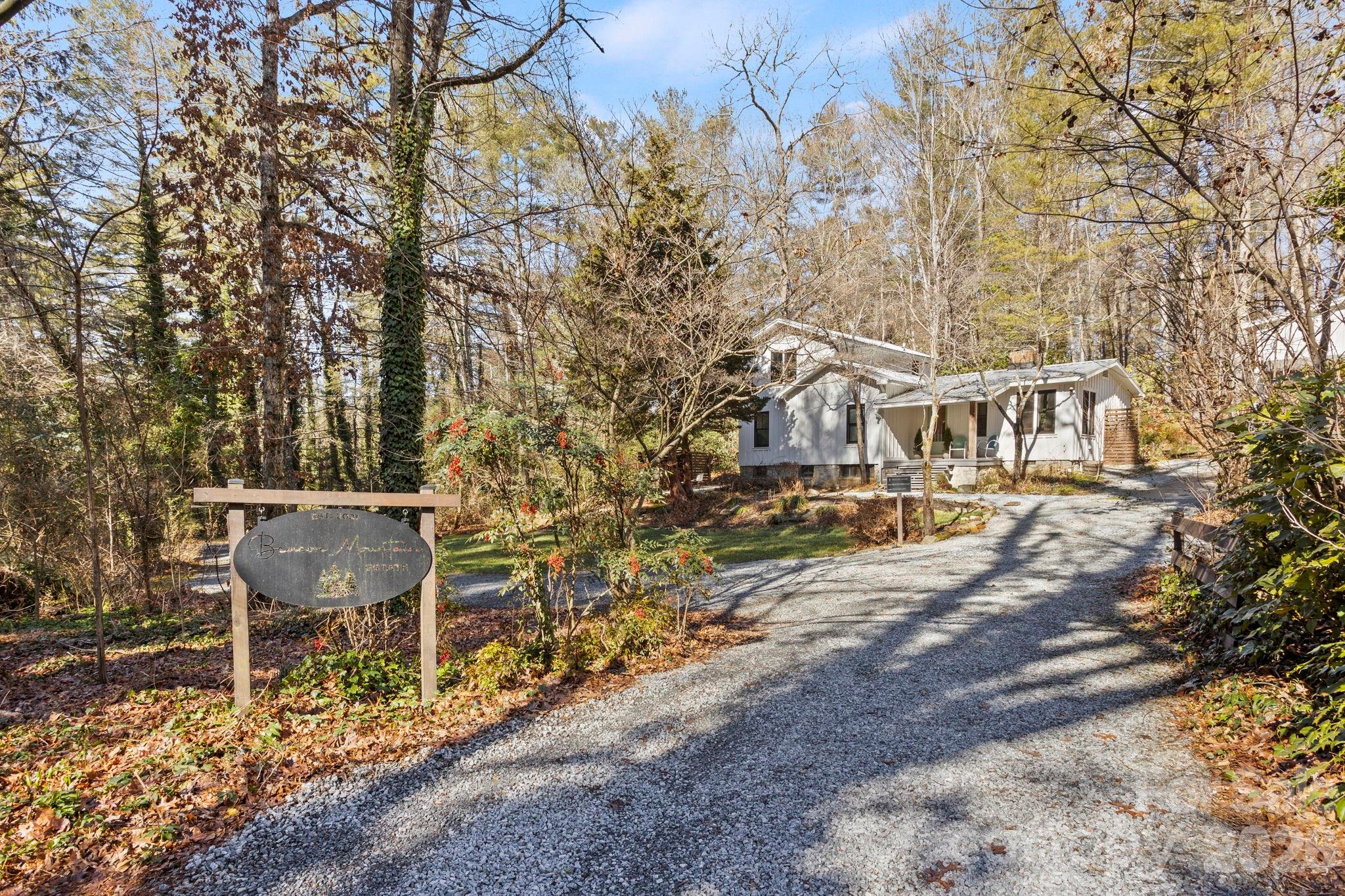 2525 Kanuga Road — Hendersonville