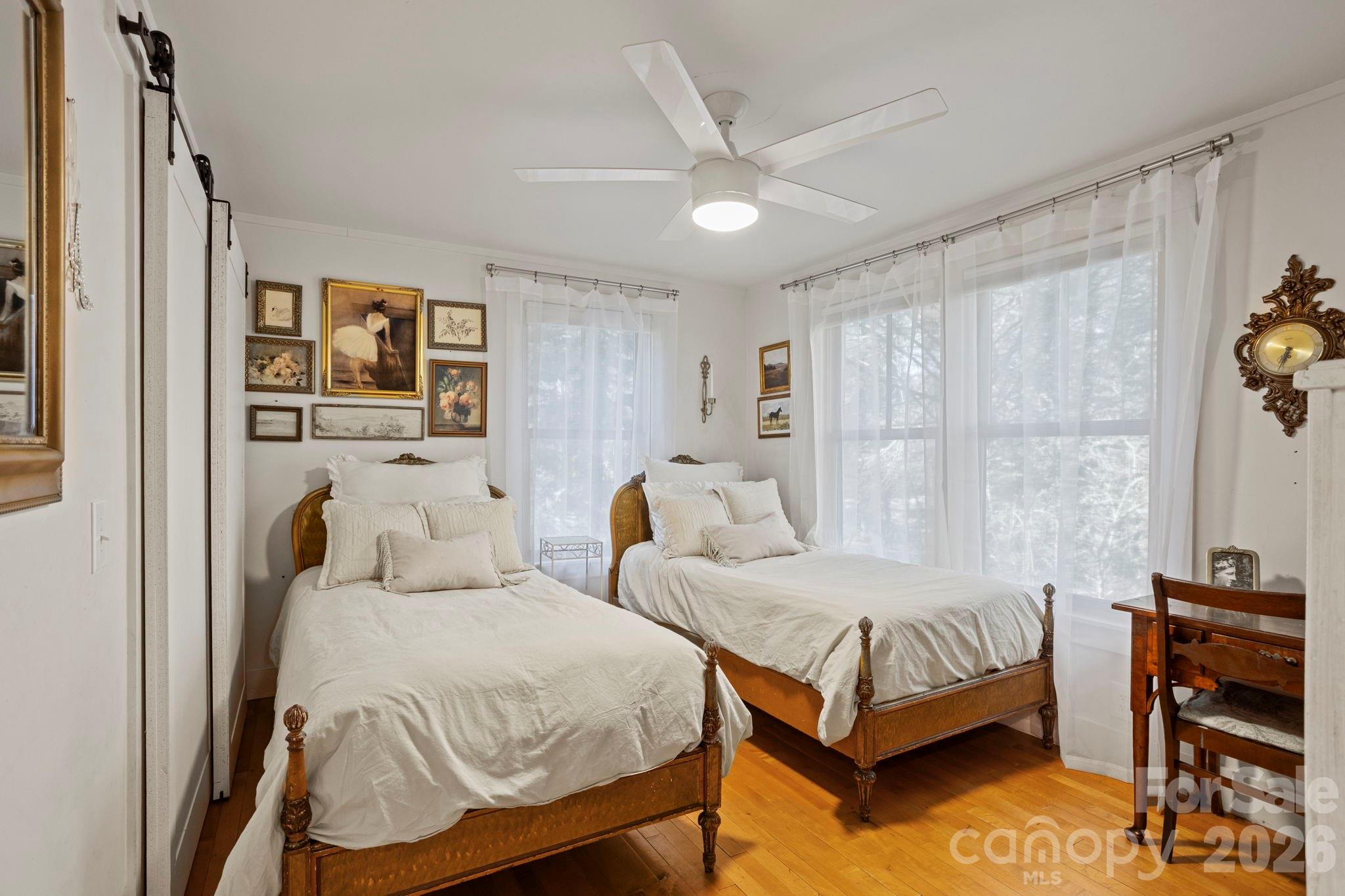 2525 Kanuga Road — Hendersonville