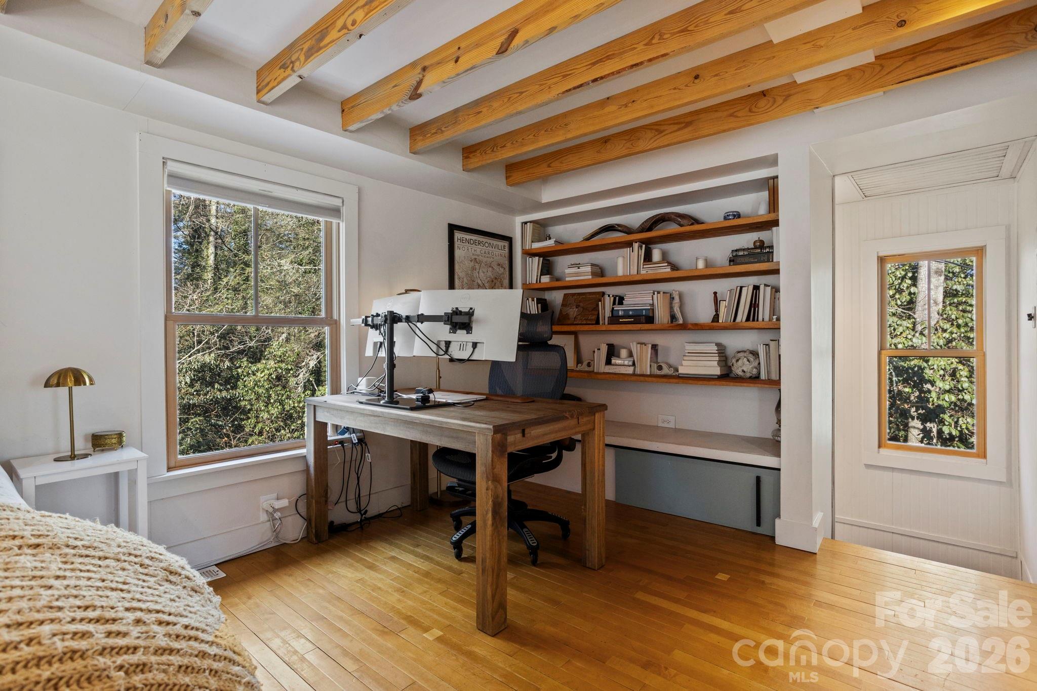 2525 Kanuga Road — Hendersonville