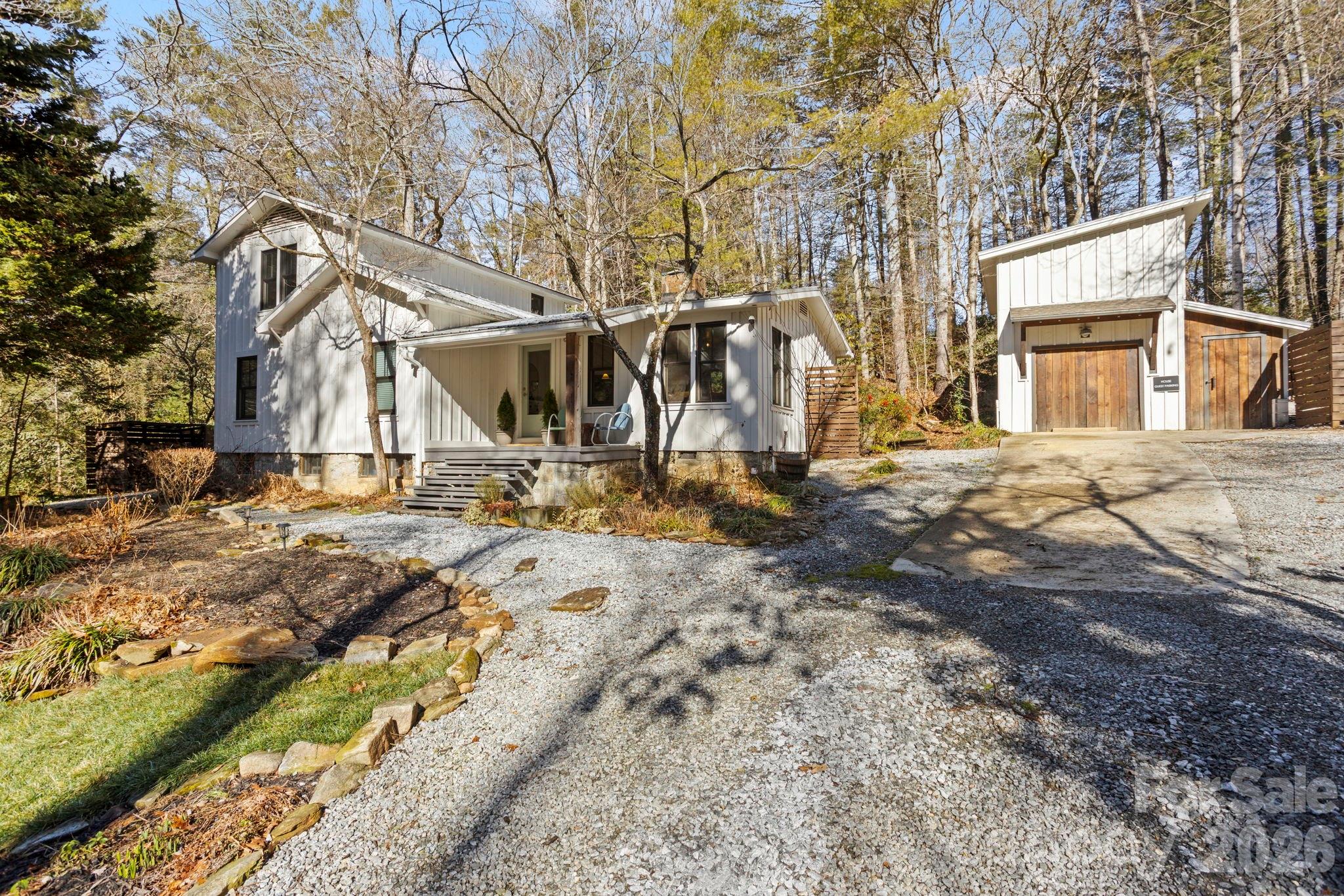 2525 Kanuga Road — Hendersonville