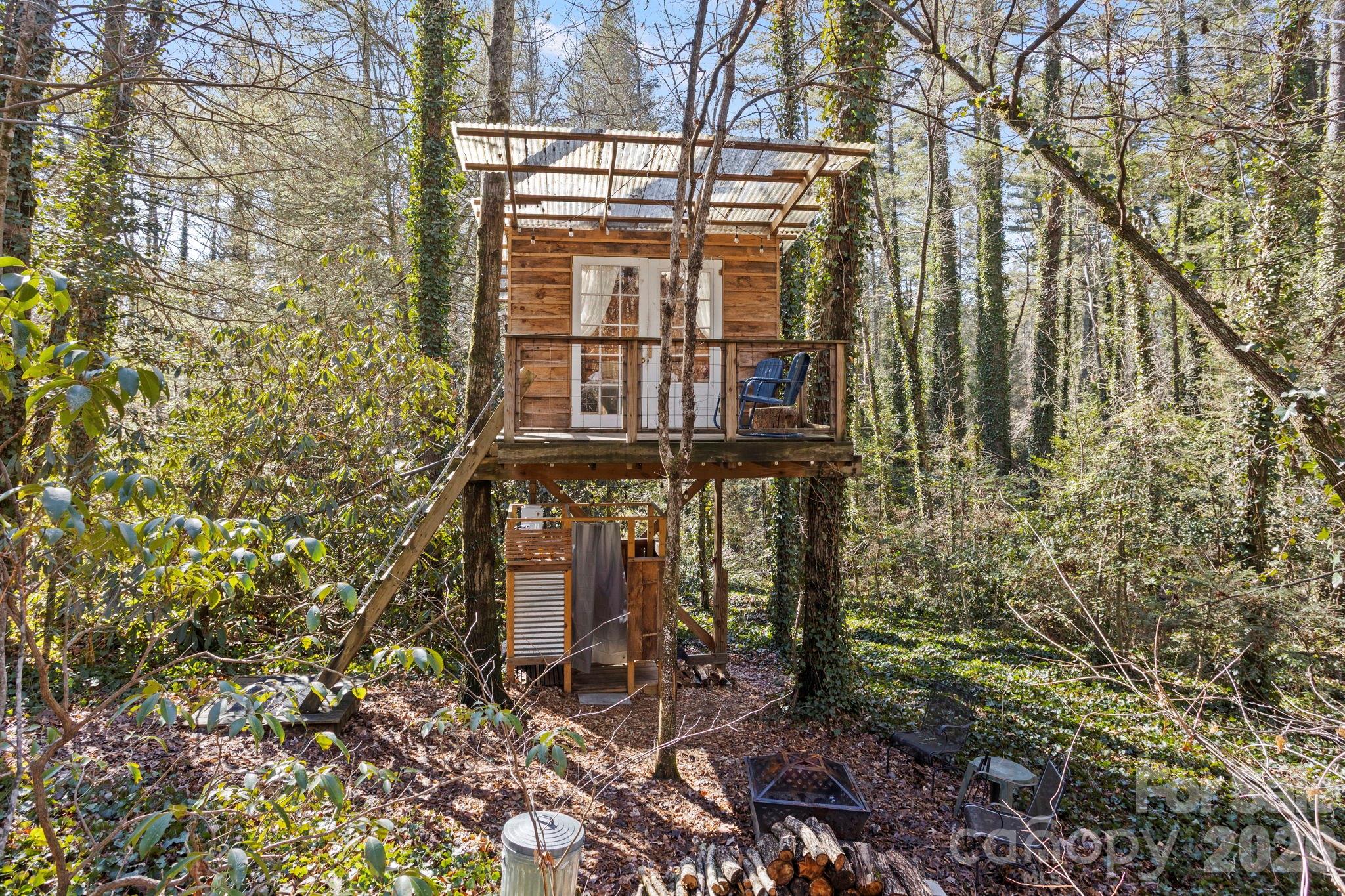 2525 Kanuga Road — Hendersonville