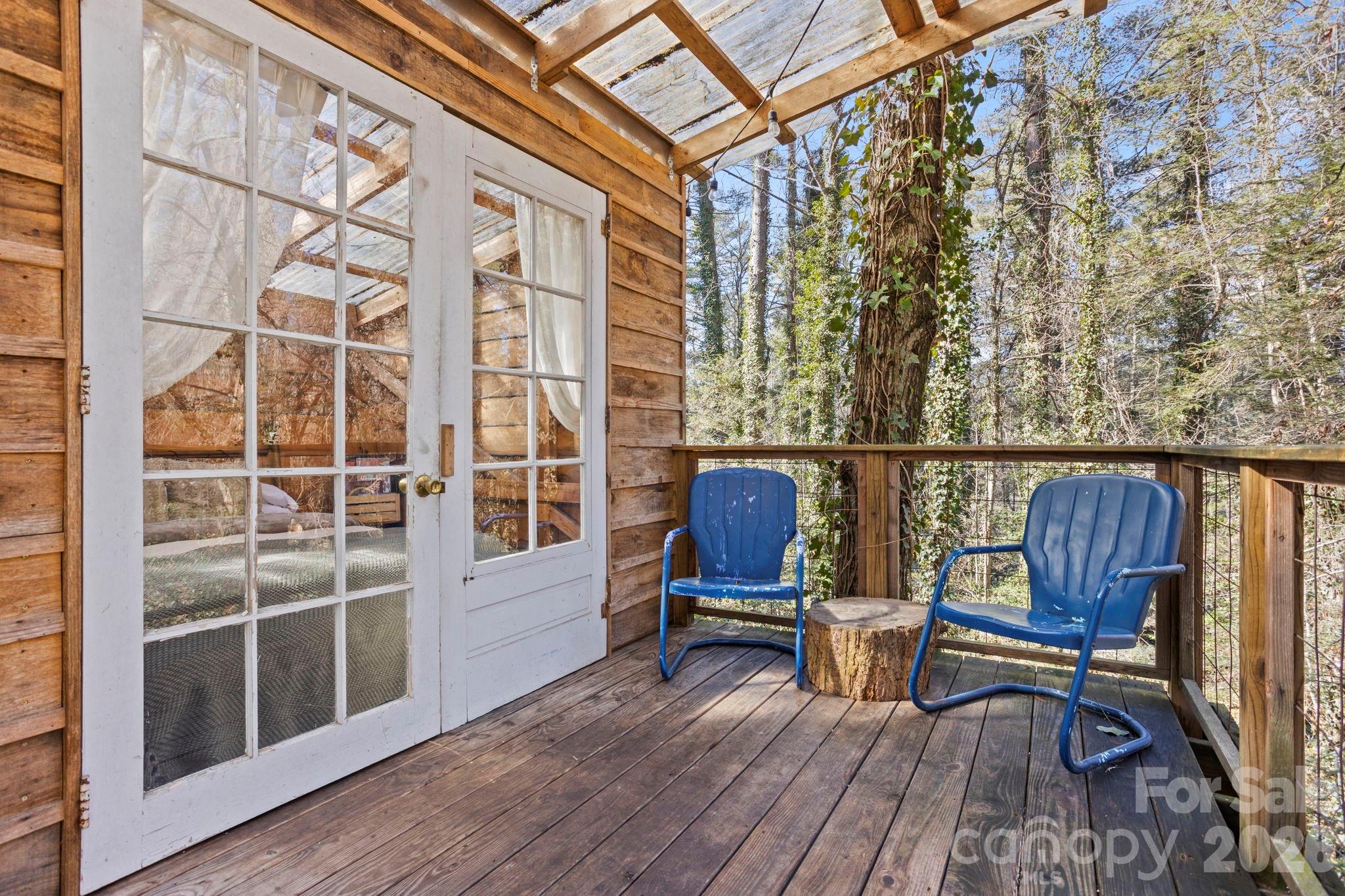 2525 Kanuga Road — Hendersonville