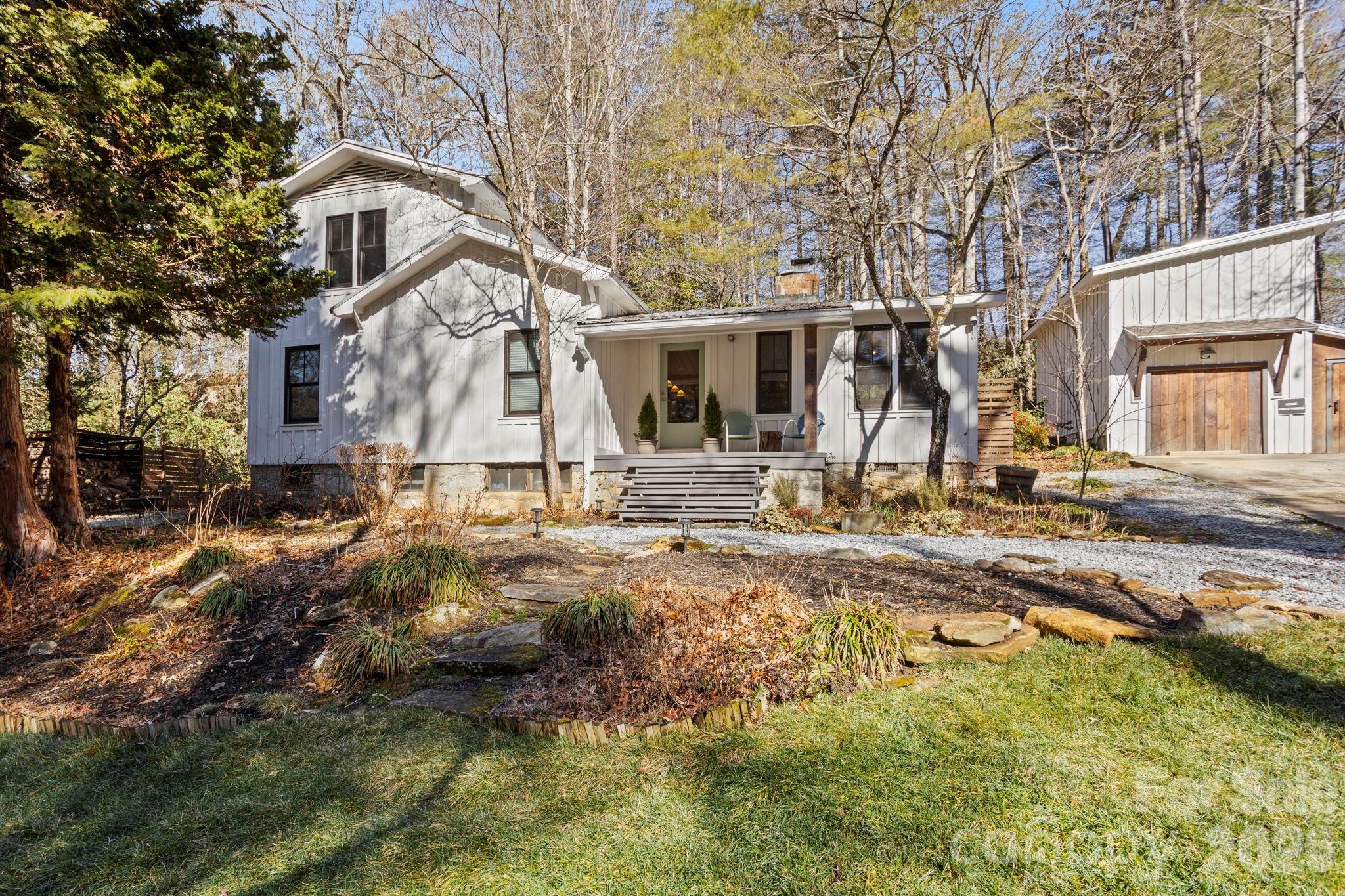 2525 Kanuga Road — Hendersonville