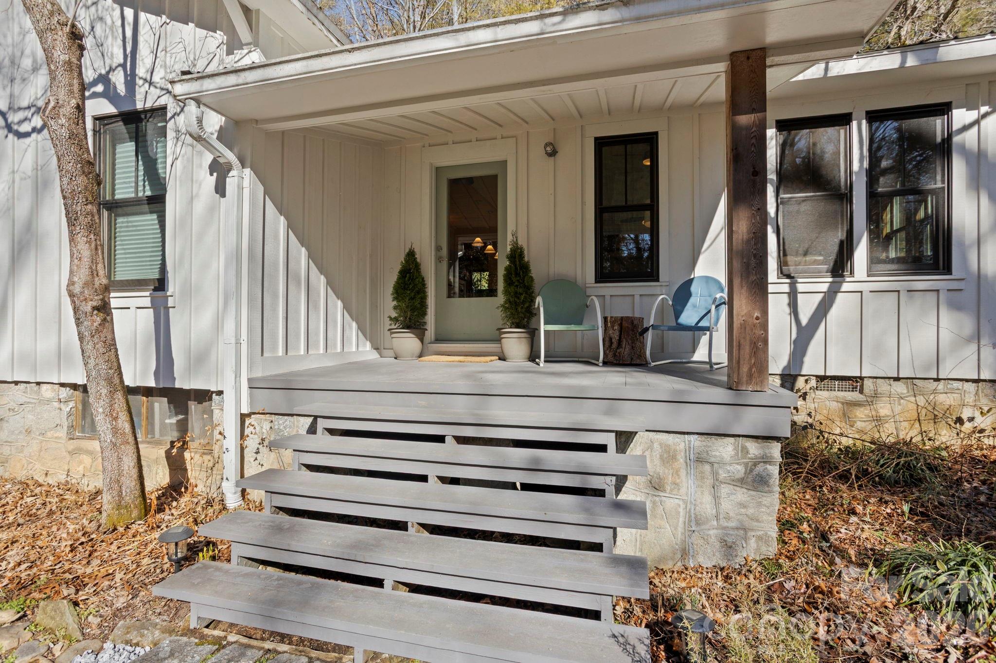 2525 Kanuga Road — Hendersonville