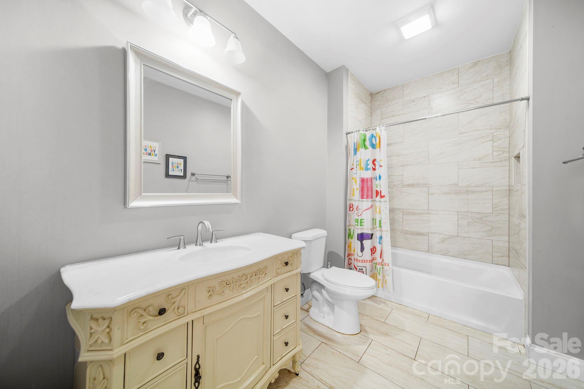 136 E Lacy Street — Chester