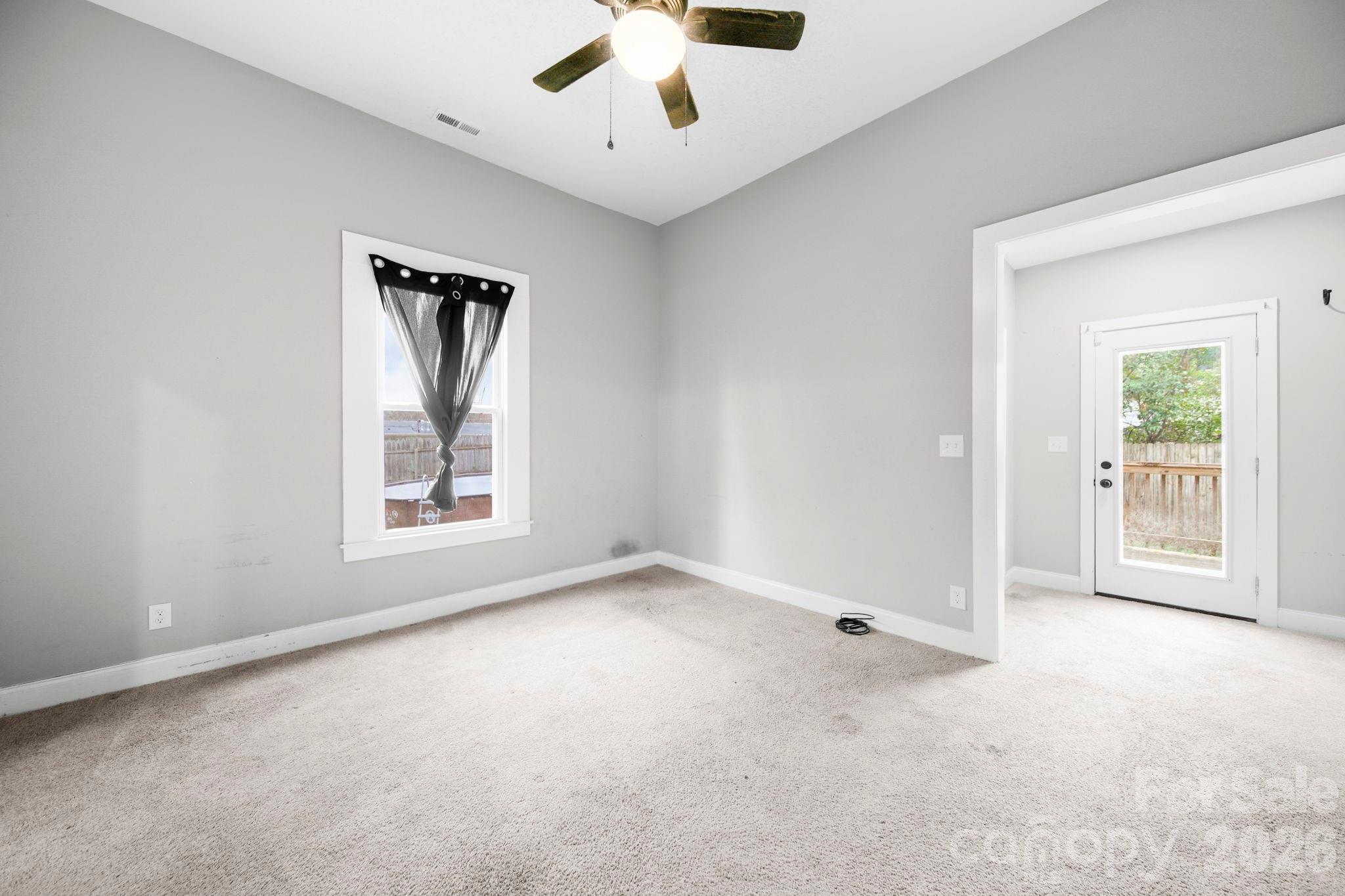 136 E Lacy Street — Chester