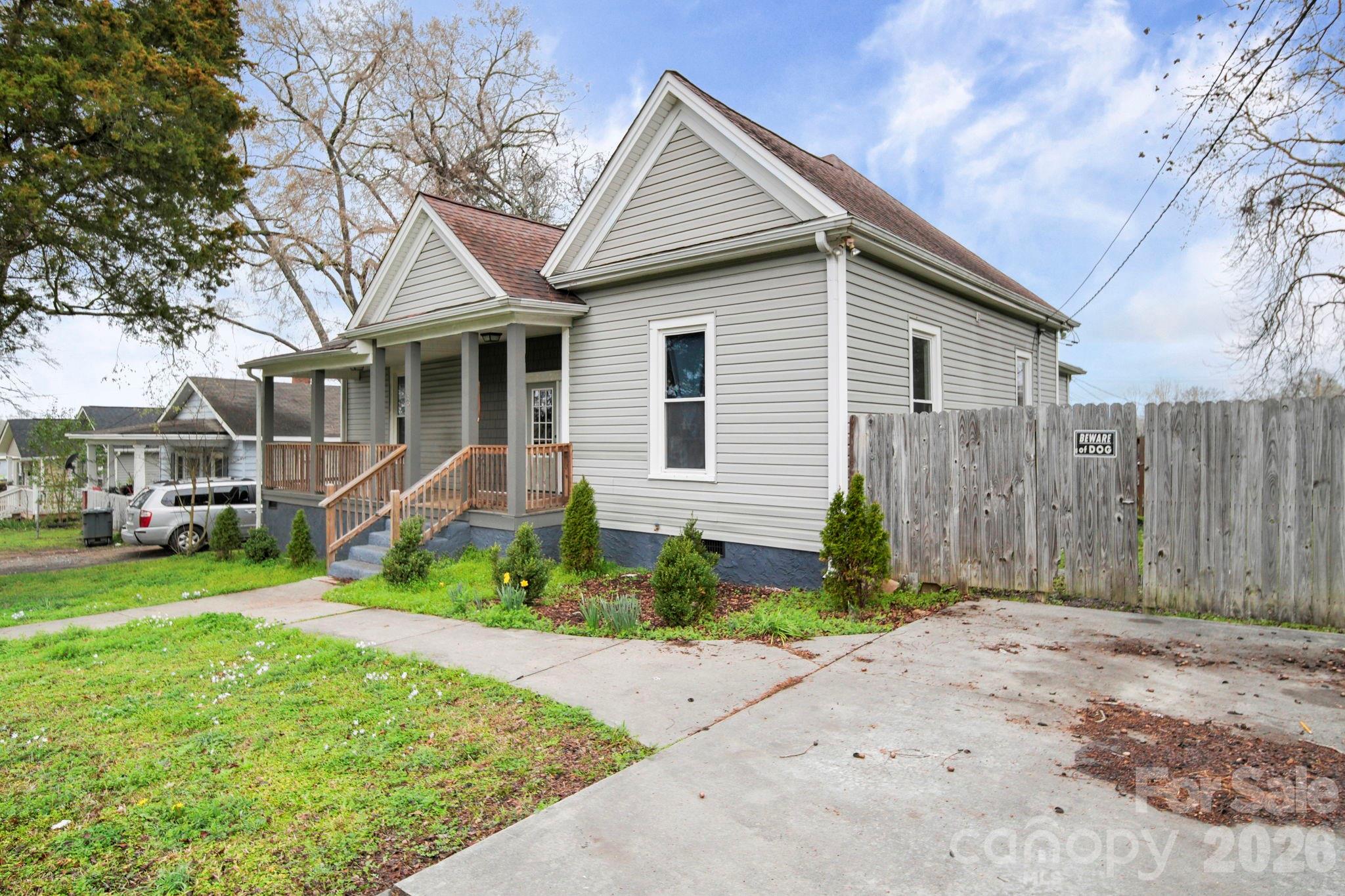 136 E Lacy Street — Chester