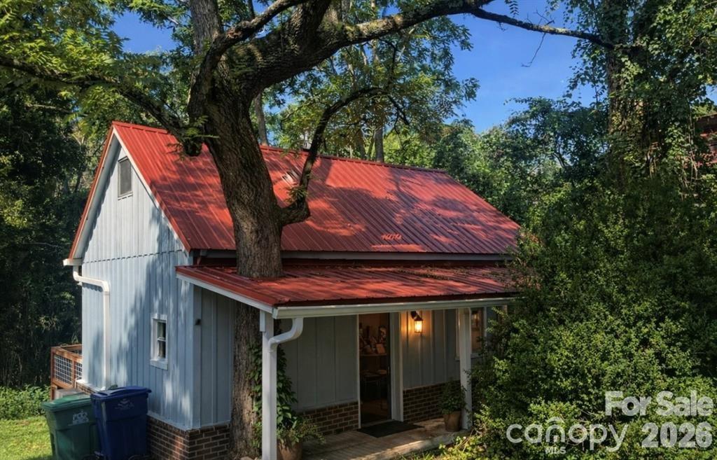 9 & 1 Old Mill Lane — Weaverville
